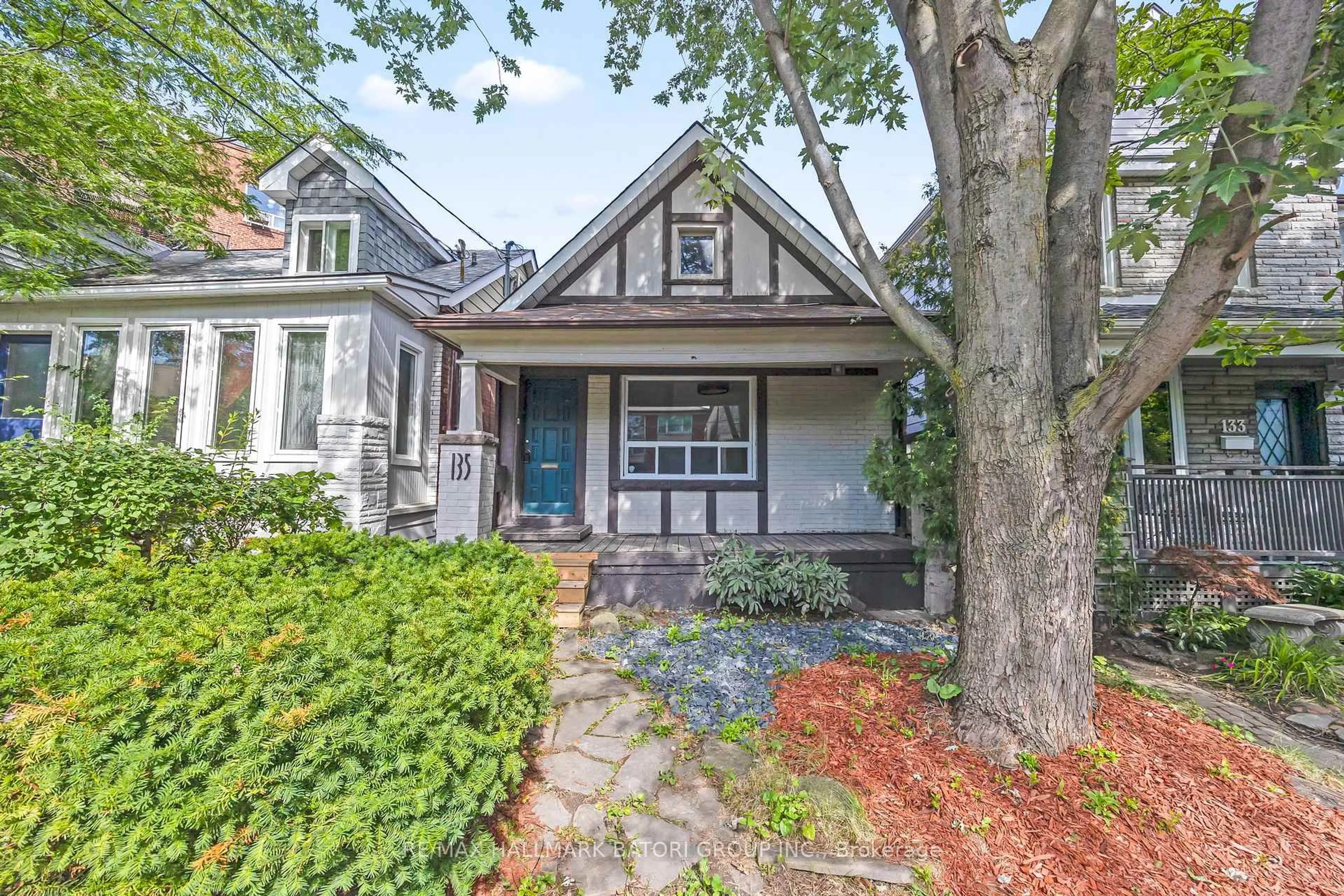 Home with brick exterior material, street for 135 Kenwood Ave, Toronto Ontario M6C 2S4