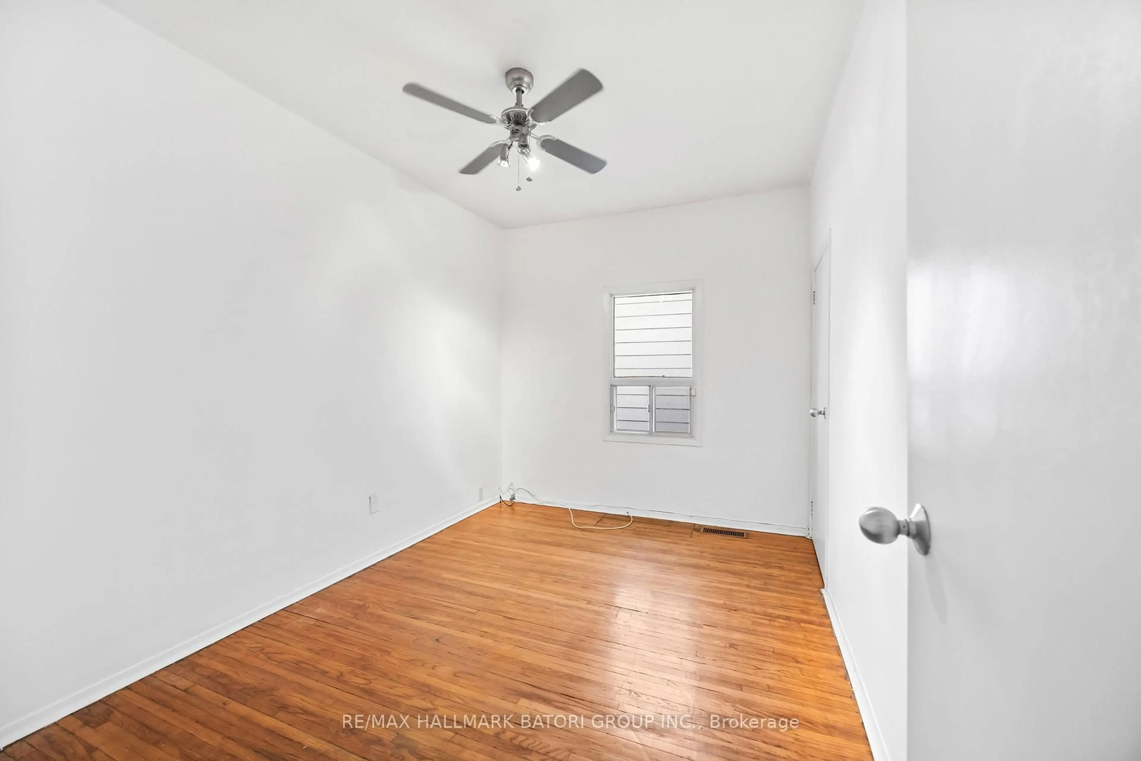 A pic of a room for 135 Kenwood Ave, Toronto Ontario M6C 2S4