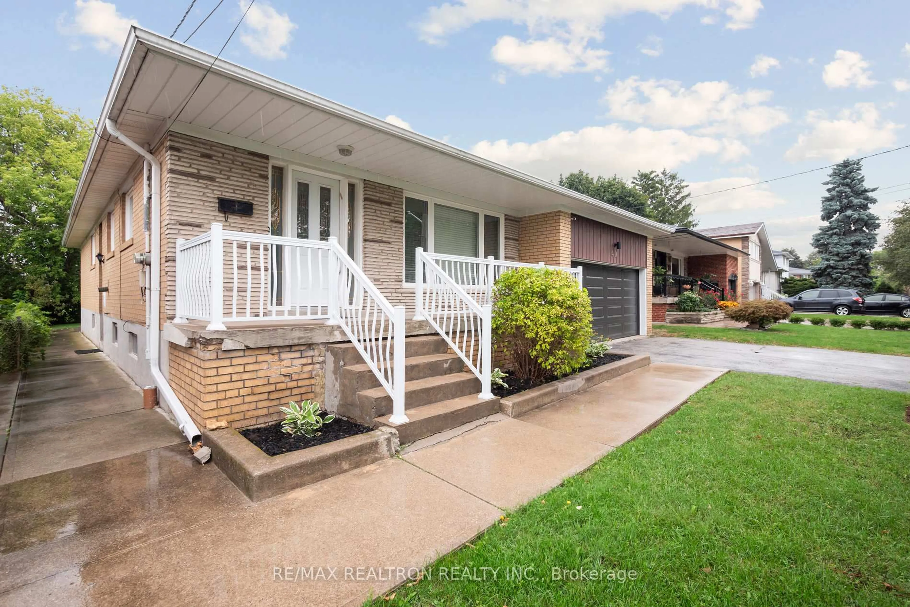 Home with brick exterior material, street for 40 Marathon Cres, Toronto Ontario M2R 2L7