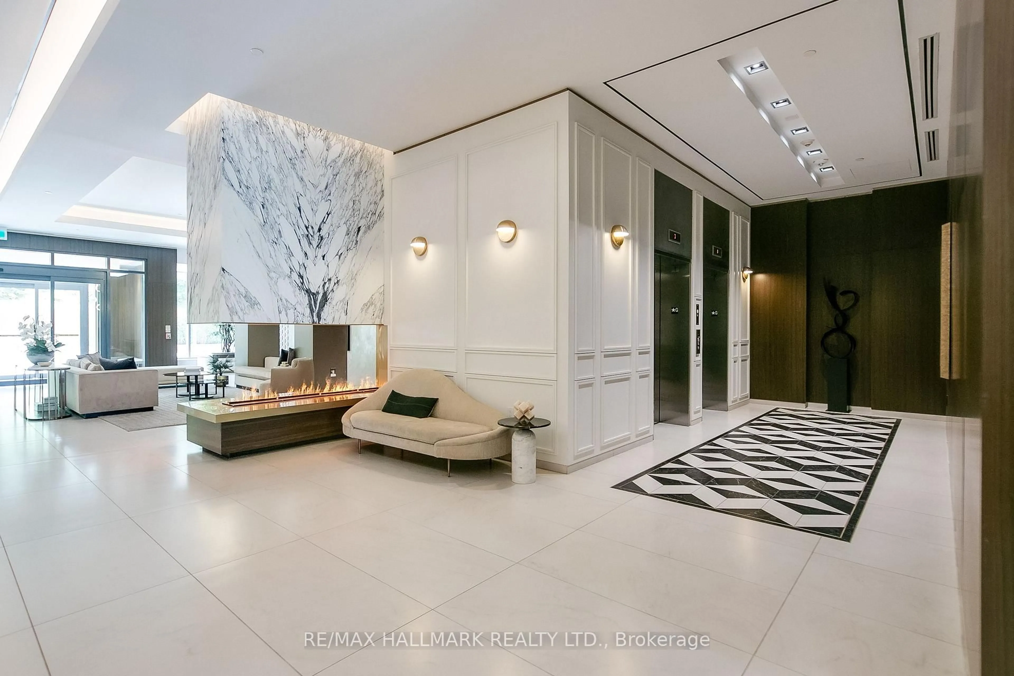 Indoor foyer for 1700 Avenue Rd #406, Toronto Ontario M5M 3Y4