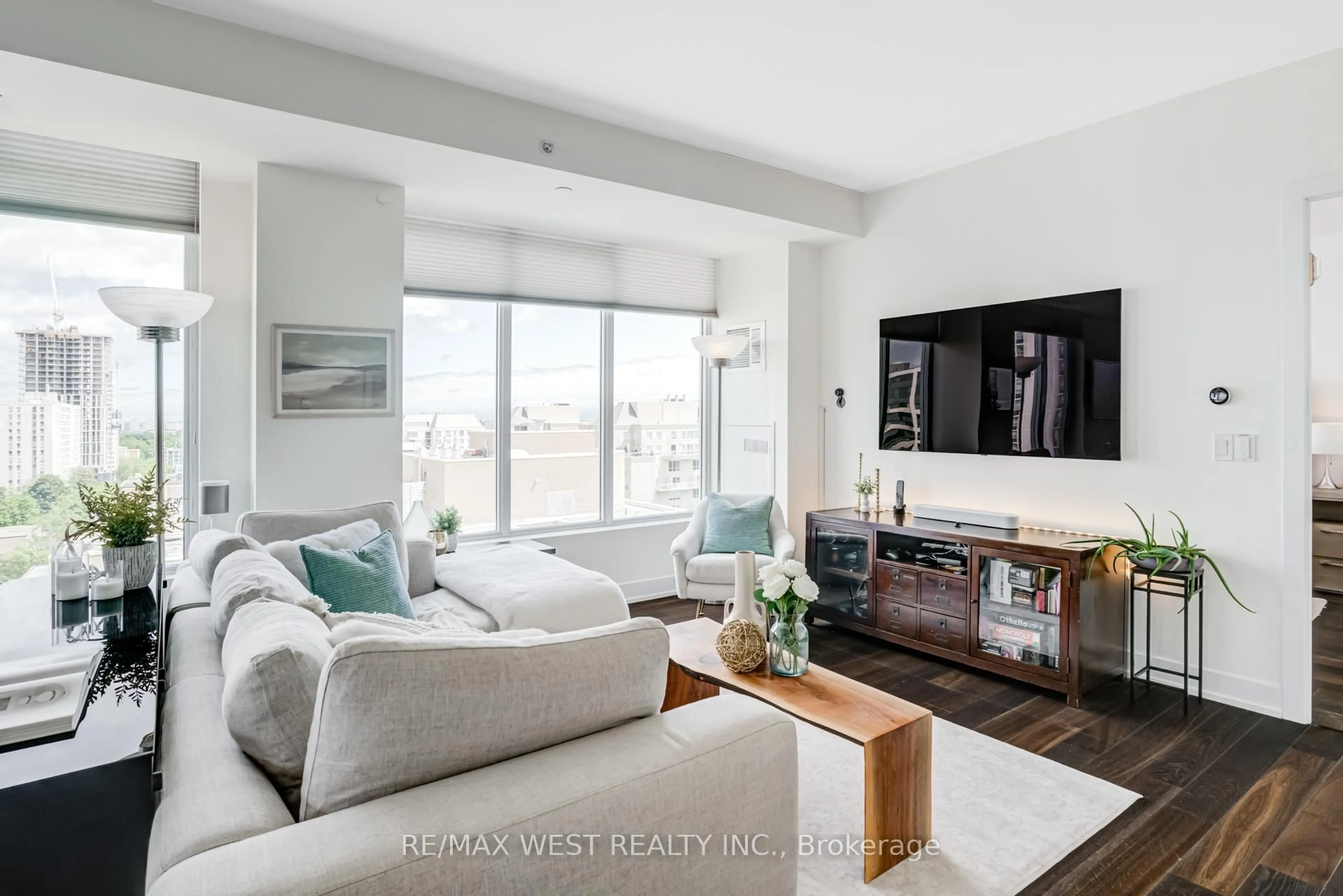 Living room with furniture, unknown for 68 Merton St #1308, Toronto Ontario M4S 1A1