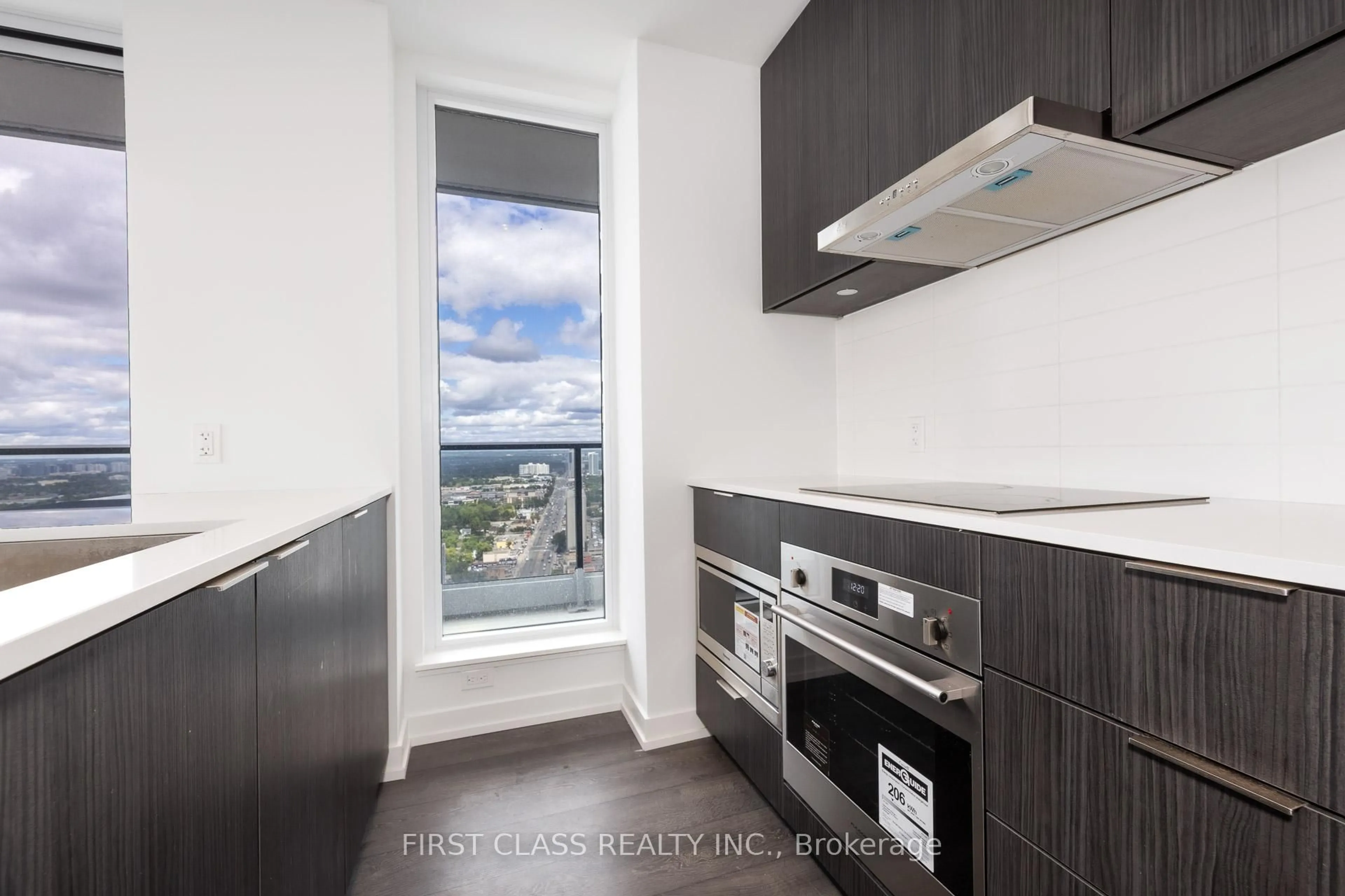 Standard kitchen, wood/laminate floor for 8 Olympic Garden Dr #S3308, Toronto Ontario M2N 0B9