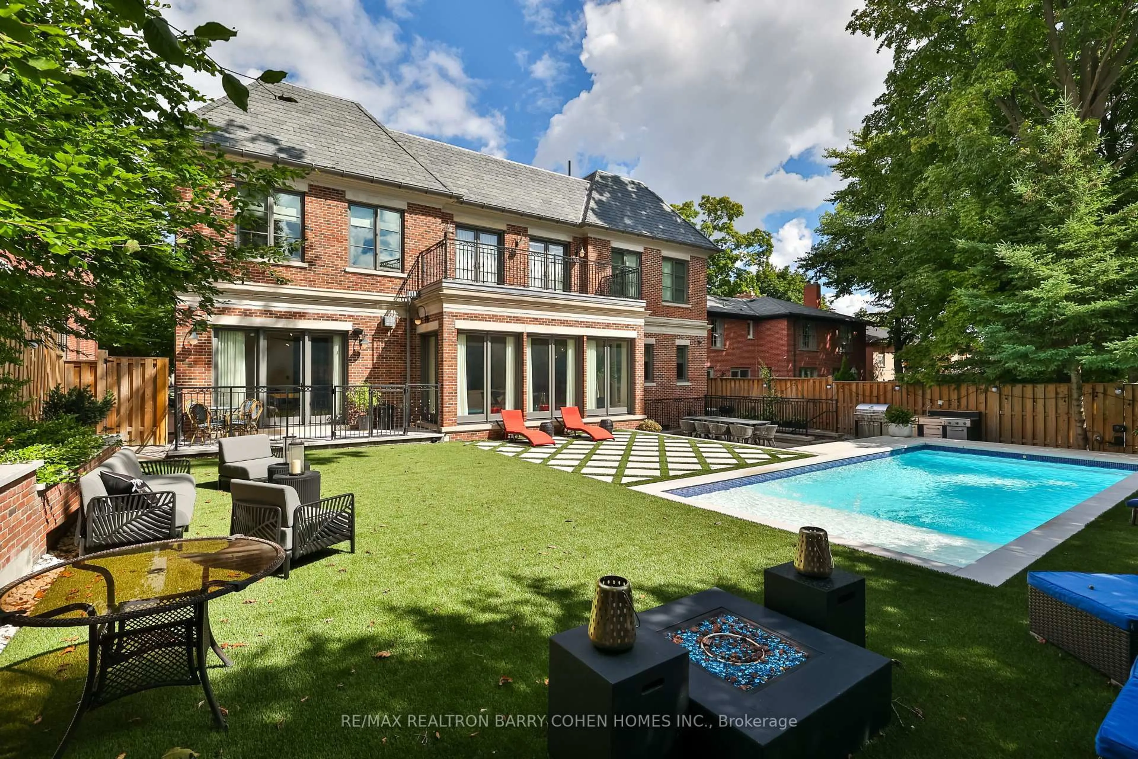 Home with brick exterior material, street for 33 Stratheden Rd, Toronto Ontario M4N 1E5