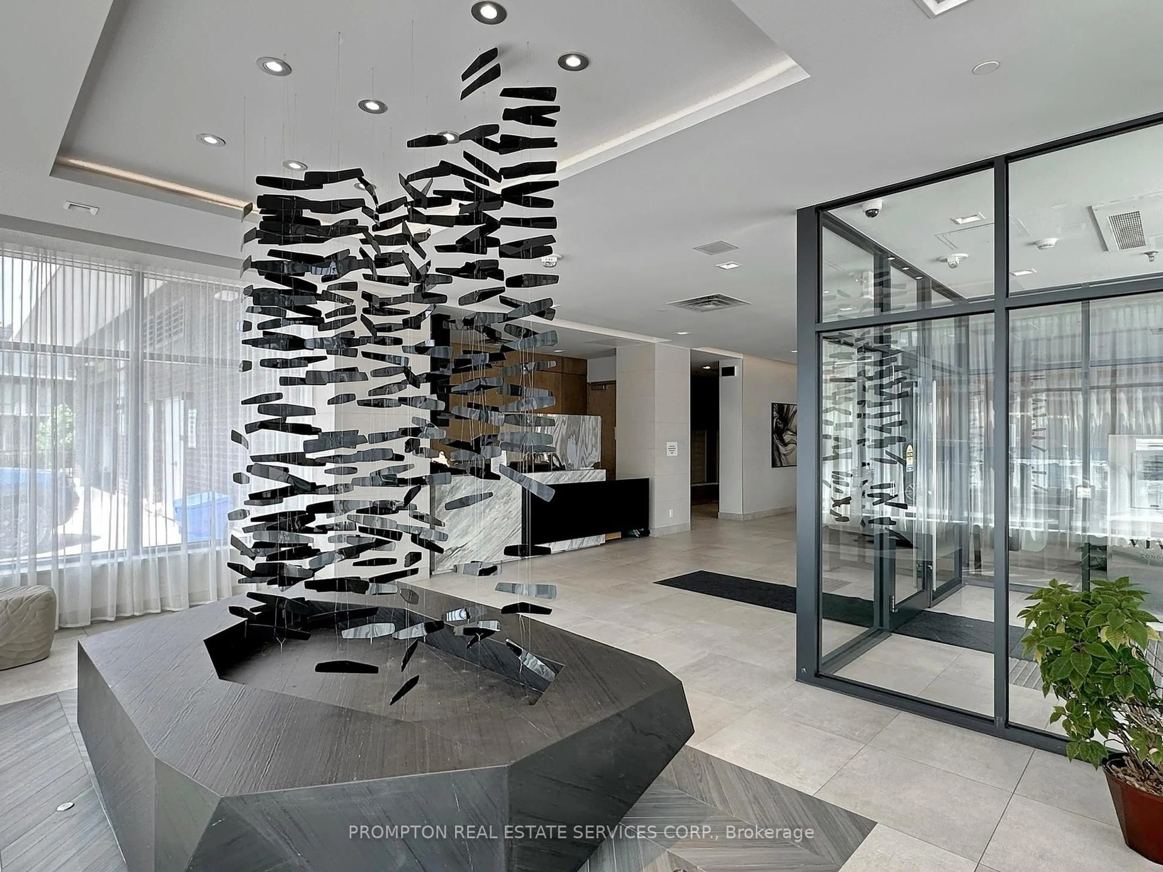 Indoor foyer for 180 Fairview Mall Dr #603, Toronto Ontario M2J 0G4