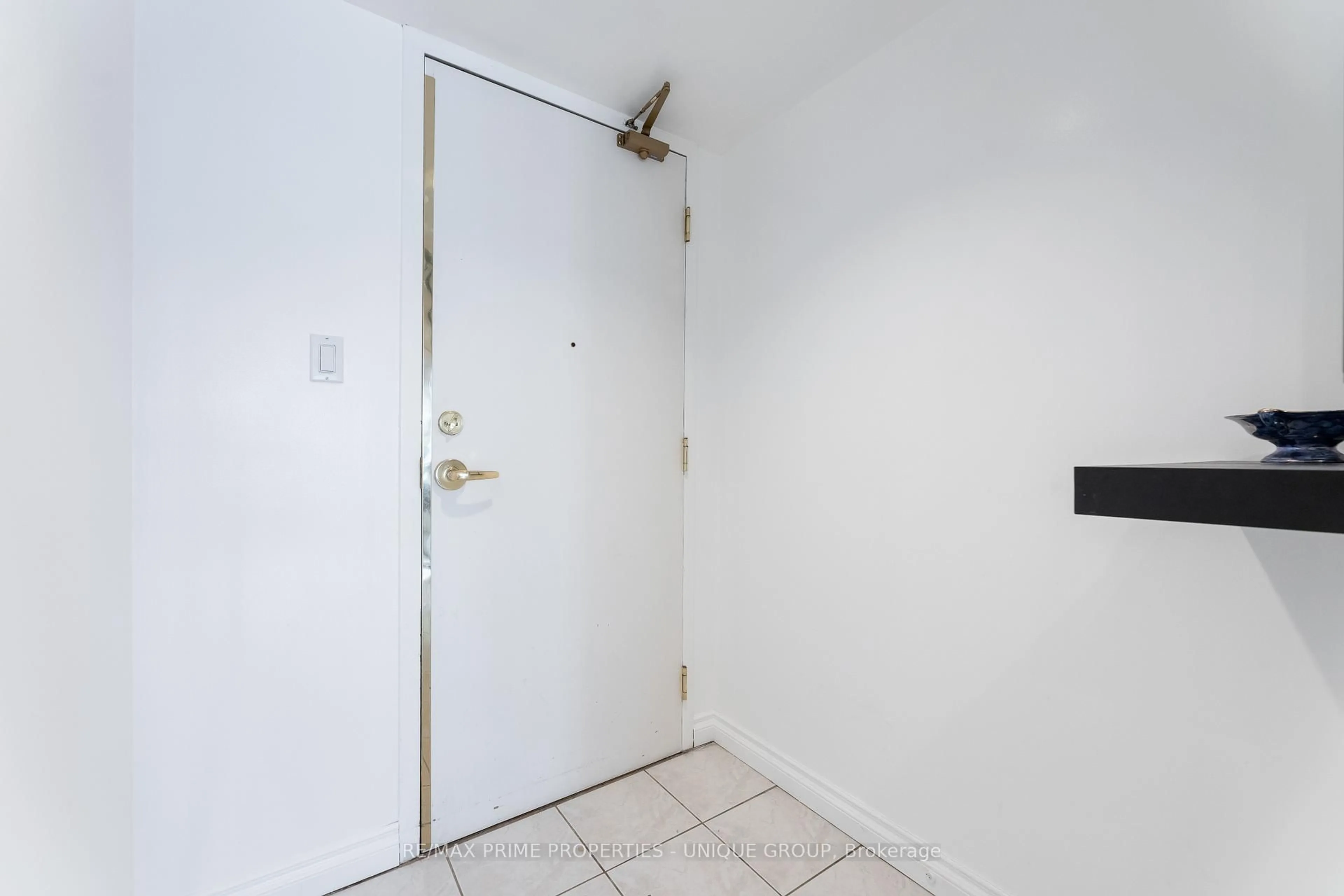 Unknown for 188 Redpath Ave #211, Toronto Ontario M4P 3J2