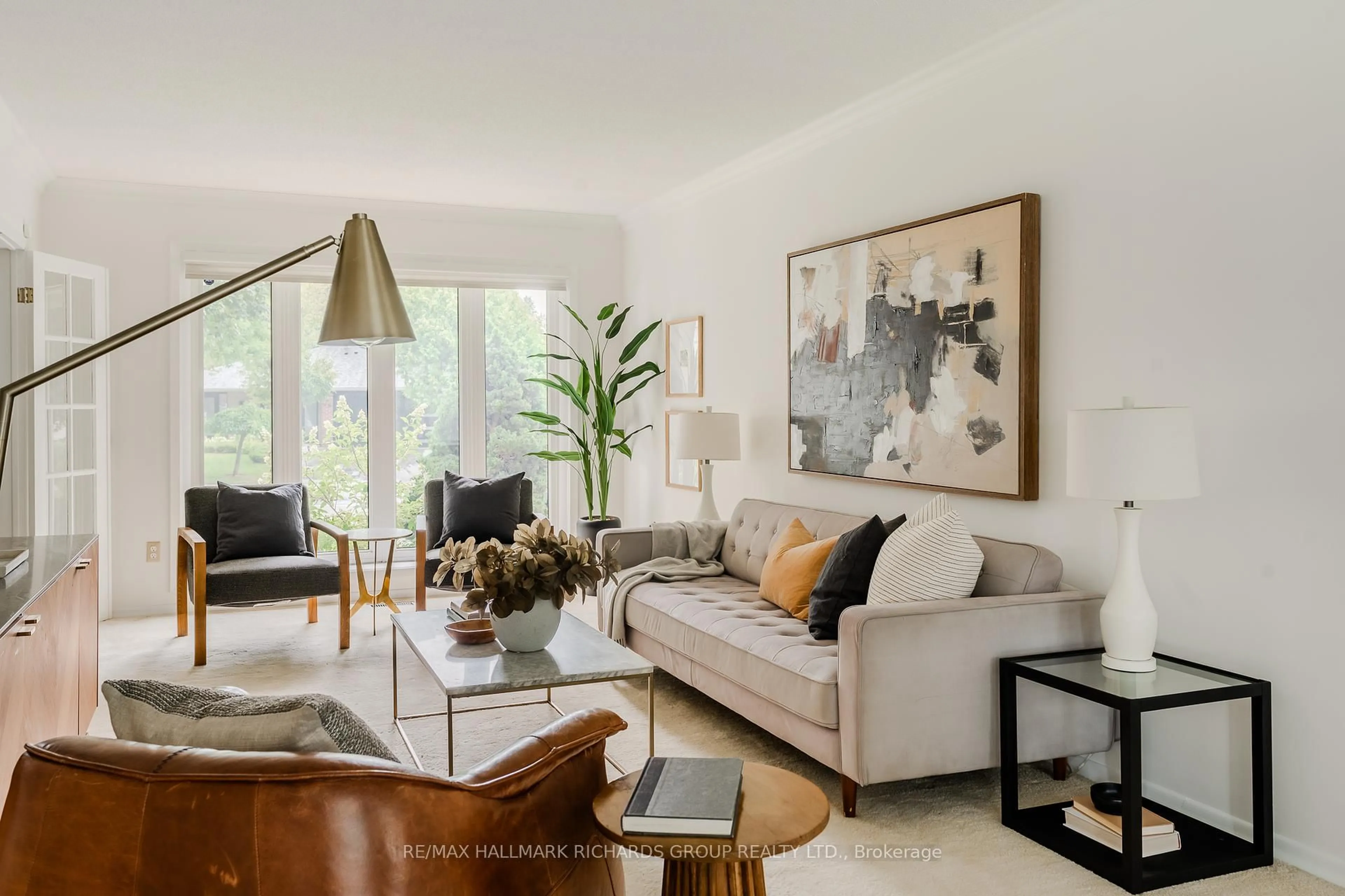 Living room with furniture, unknown for 30 Skyview Cres, Toronto Ontario M2J 1B8
