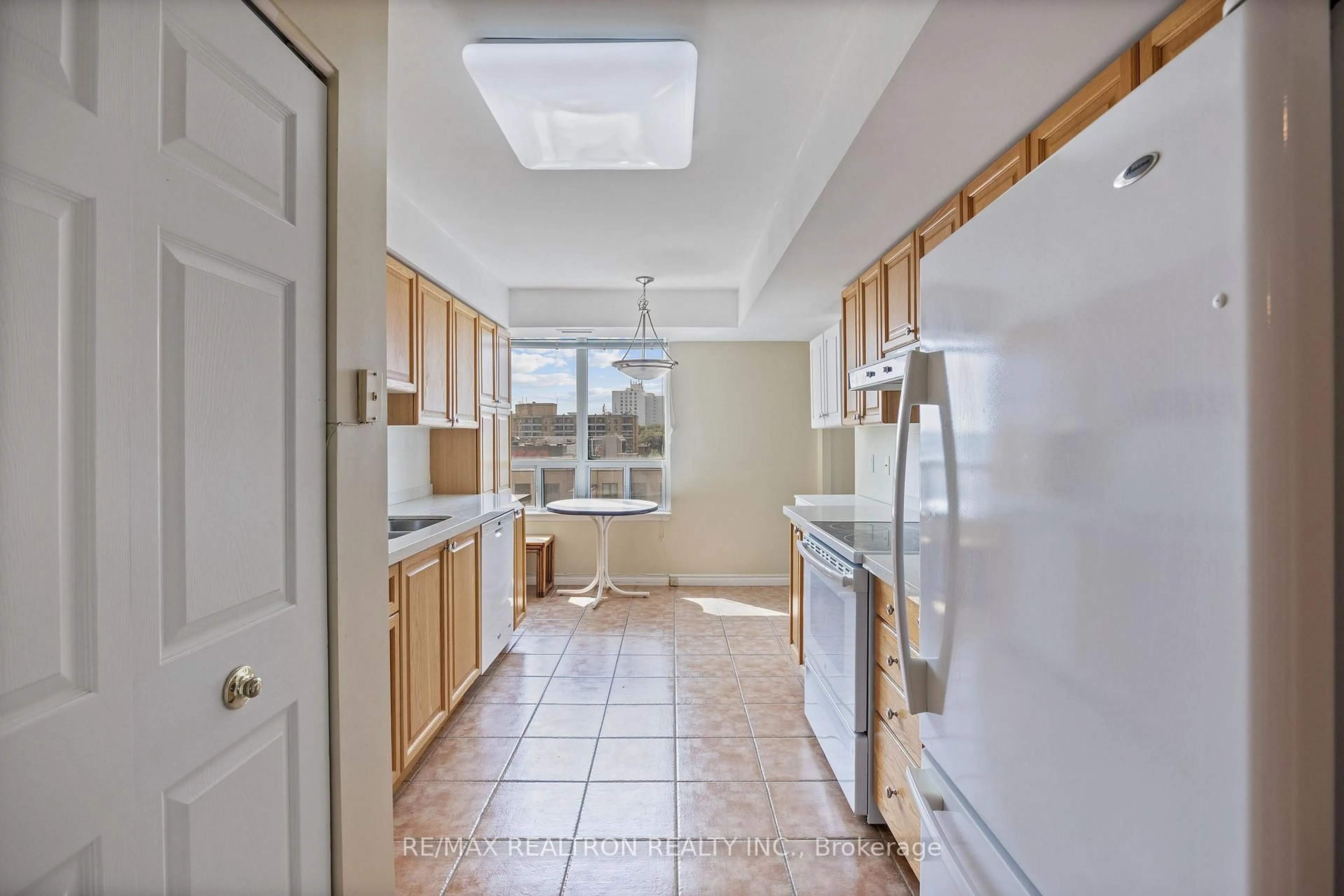 Standard kitchen, ceramic/tile floor for 8 Covington Rd #504, Toronto Ontario M6A 3E5