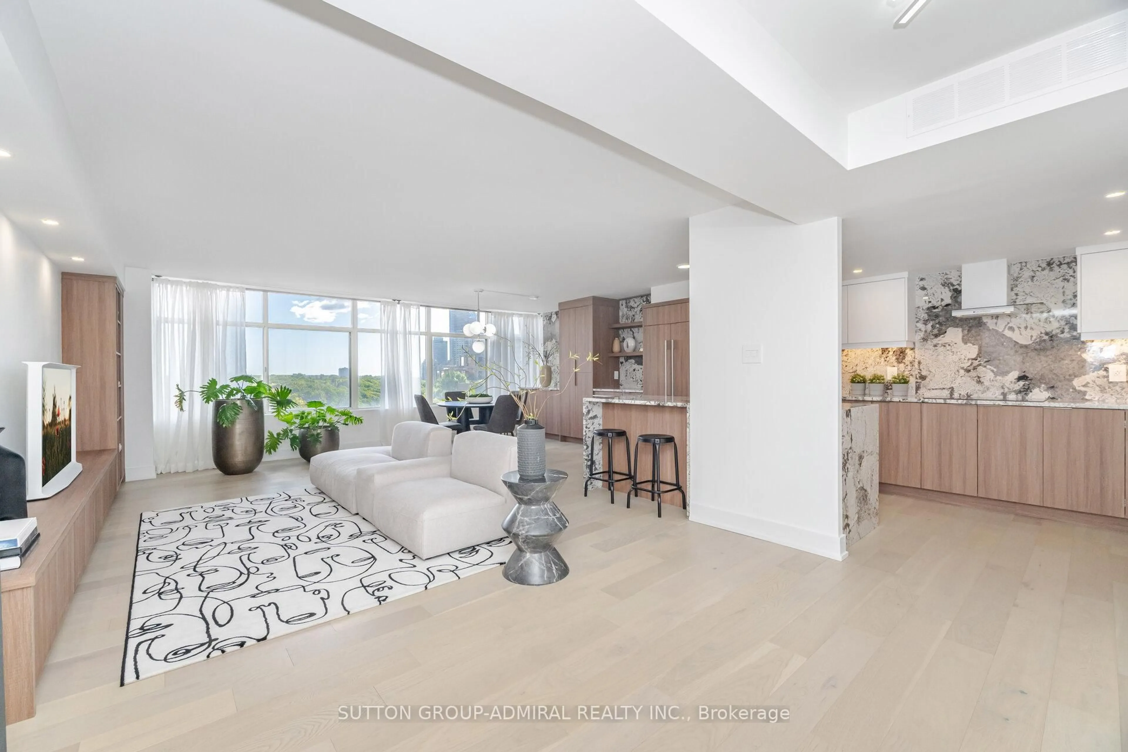 Unknown for 900 Yonge St #902, Toronto Ontario M4W 3P5