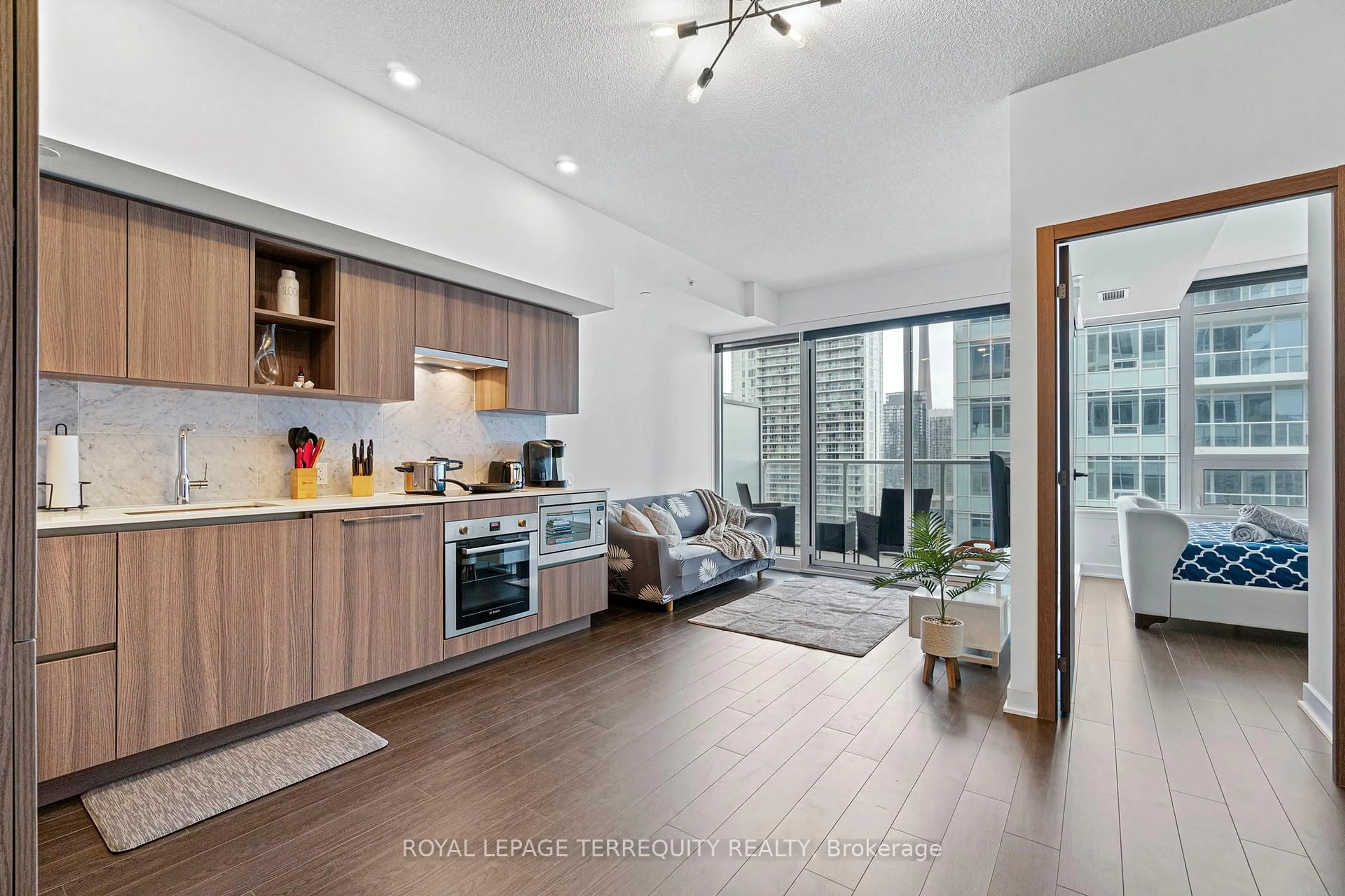 Open concept kitchen, unknown for 19 Bathurst St #3010, Toronto Ontario M5V 0N2