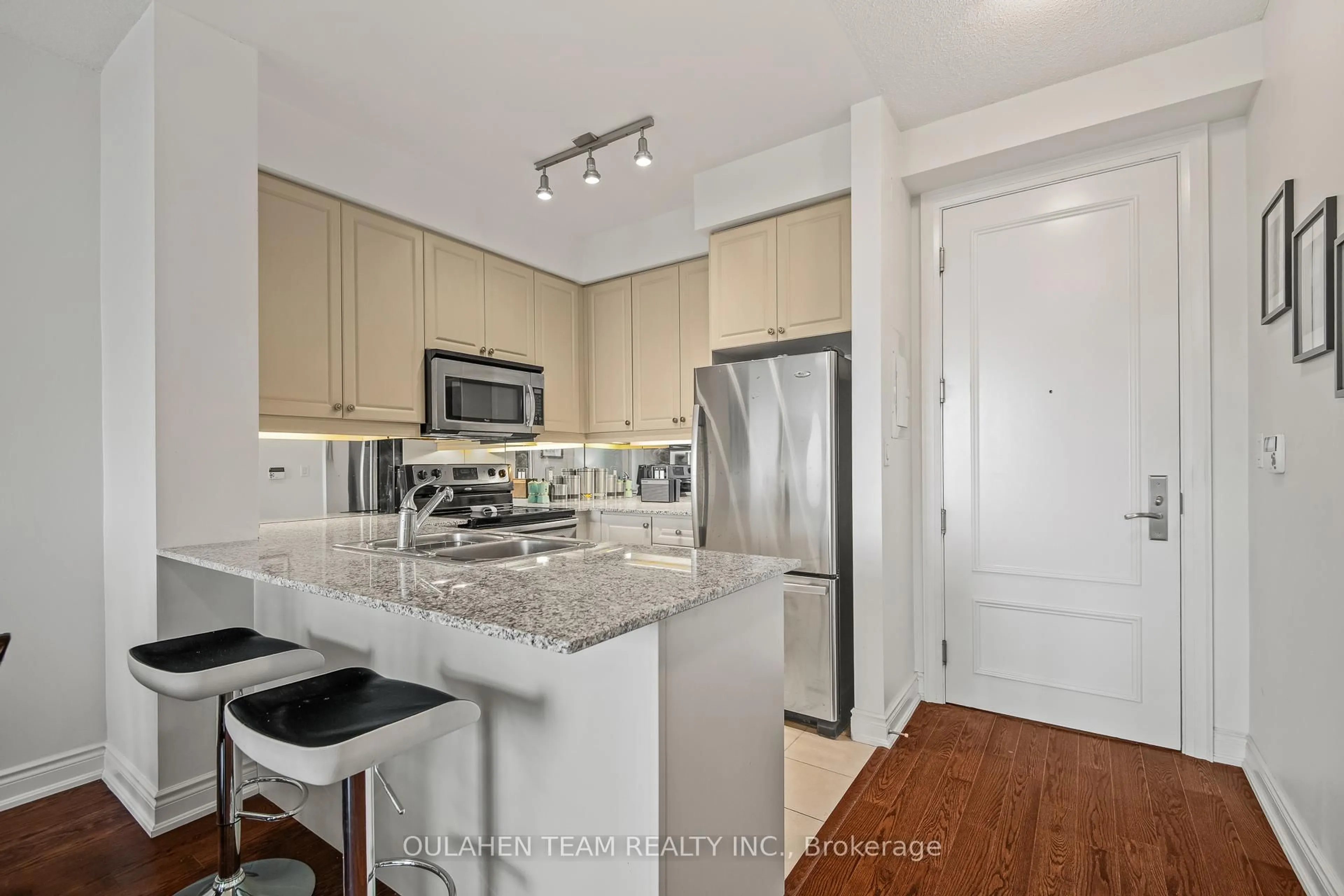 Standard kitchen, unknown for 20 Bloorview Pl #717, Toronto Ontario M2J 0A6