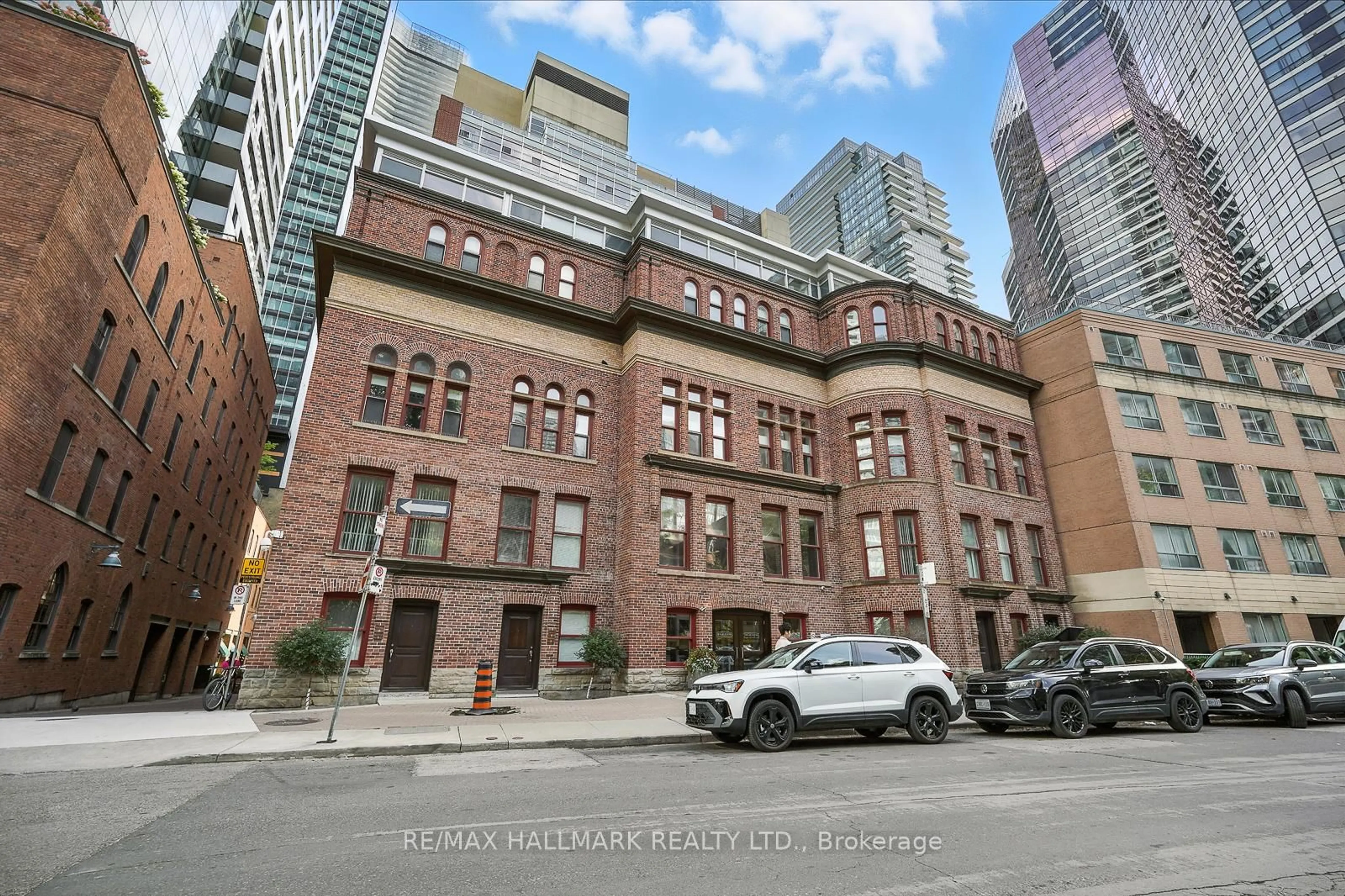 Unknown for 11 St Joseph St #116, Toronto Ontario M4Y 3G4