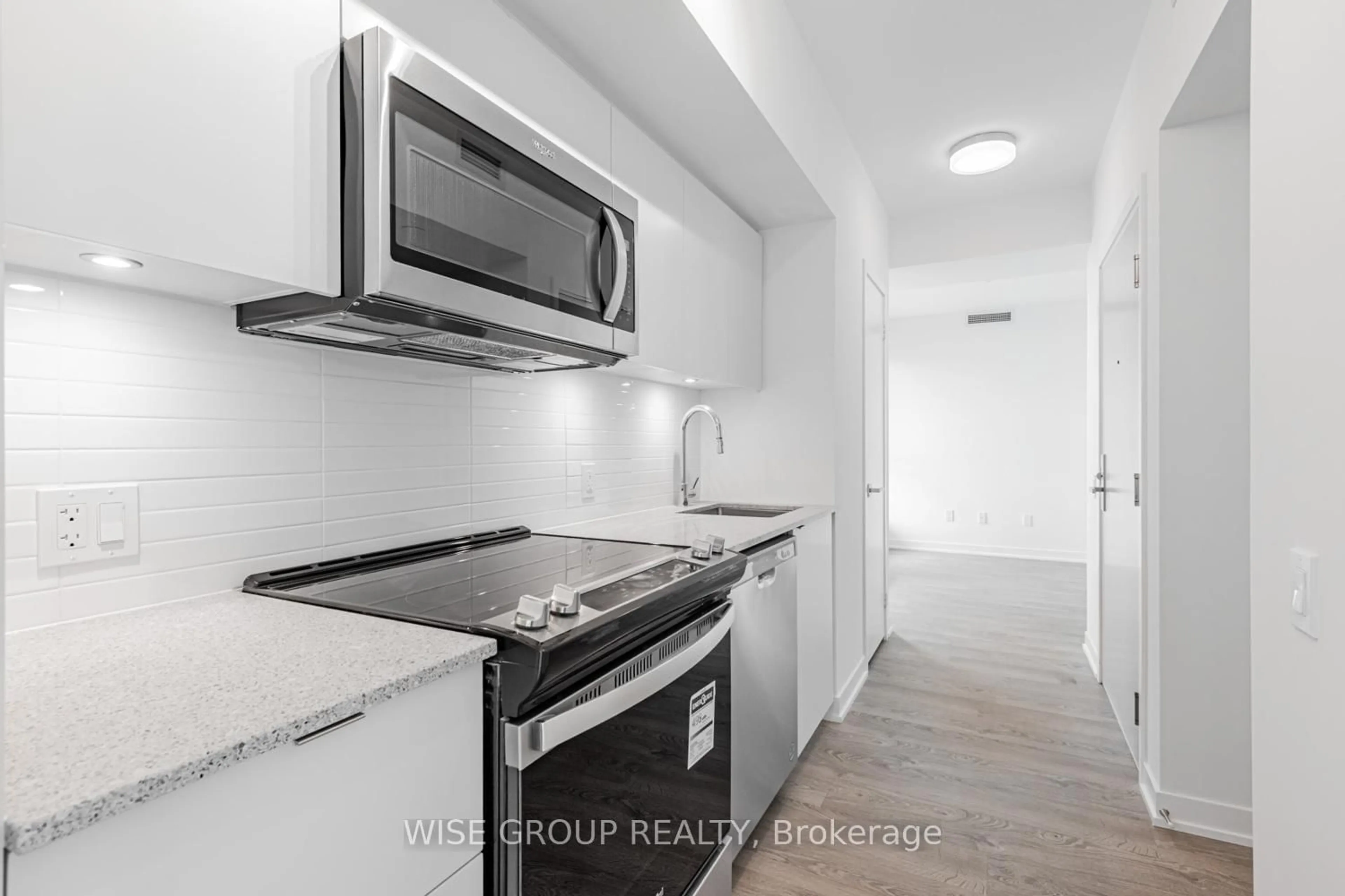 Standard kitchen, floor is not visible for 500 Wilson Ave #906, Toronto Ontario M3H 5Y9