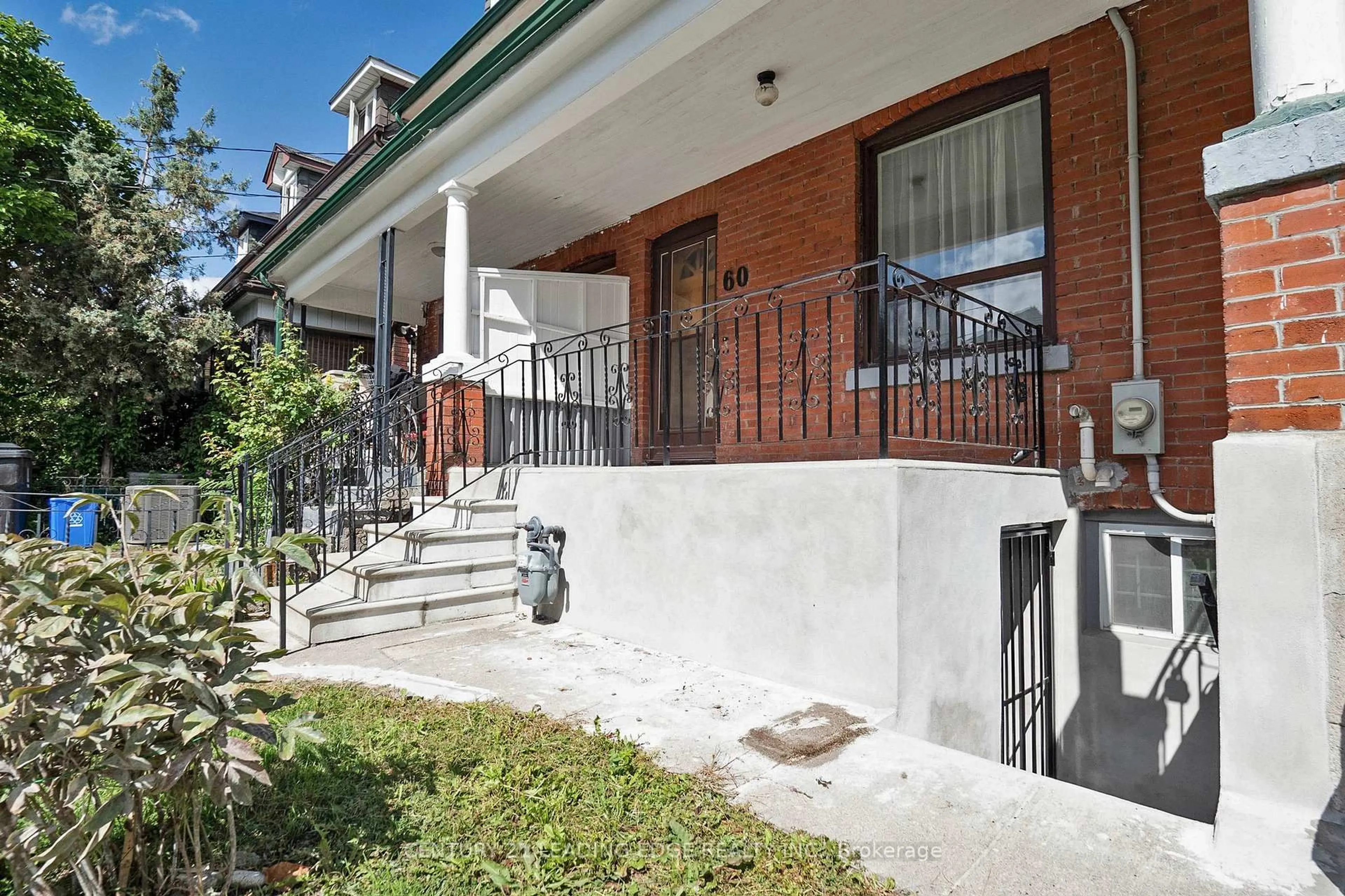 Balcony in the apartment, street for 60 Ulster St, Toronto Ontario M5S 1E5