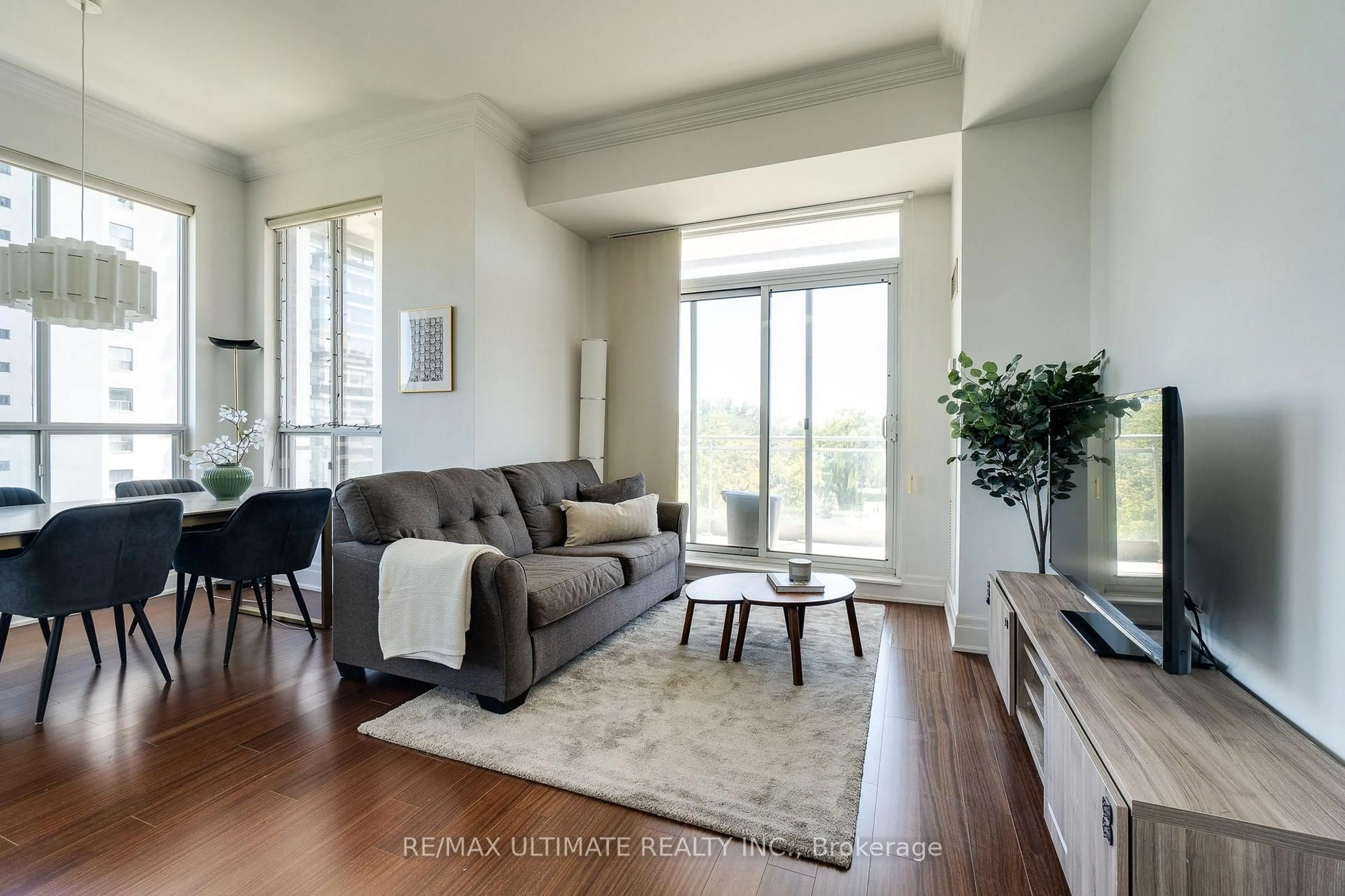 Living room with furniture, unknown for 777 STEELES Ave #LPH9, Toronto Ontario M2R 3Y4