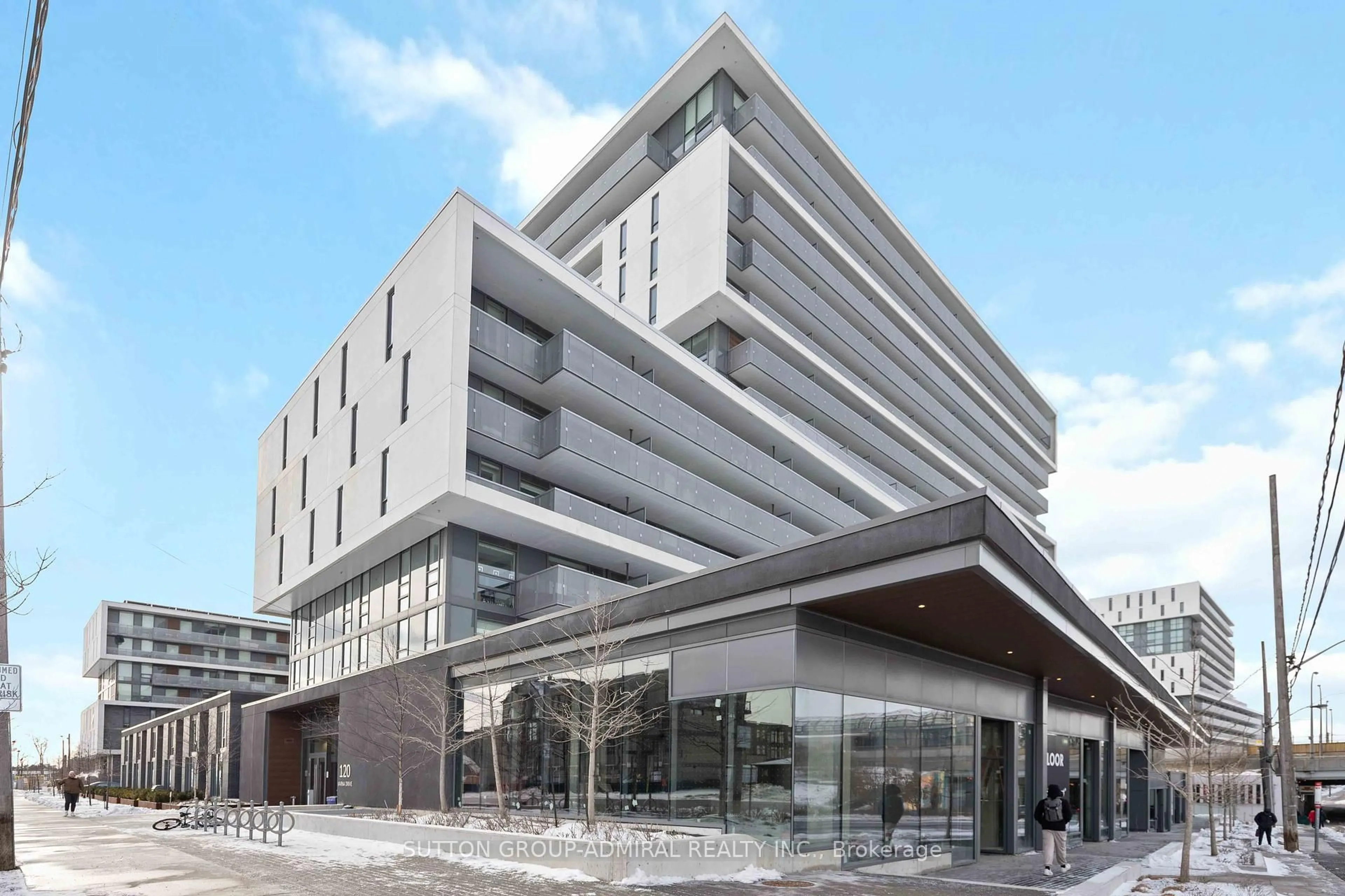 Indoor foyer for 120 Varna Dr #316, Toronto Ontario M6A 0B3