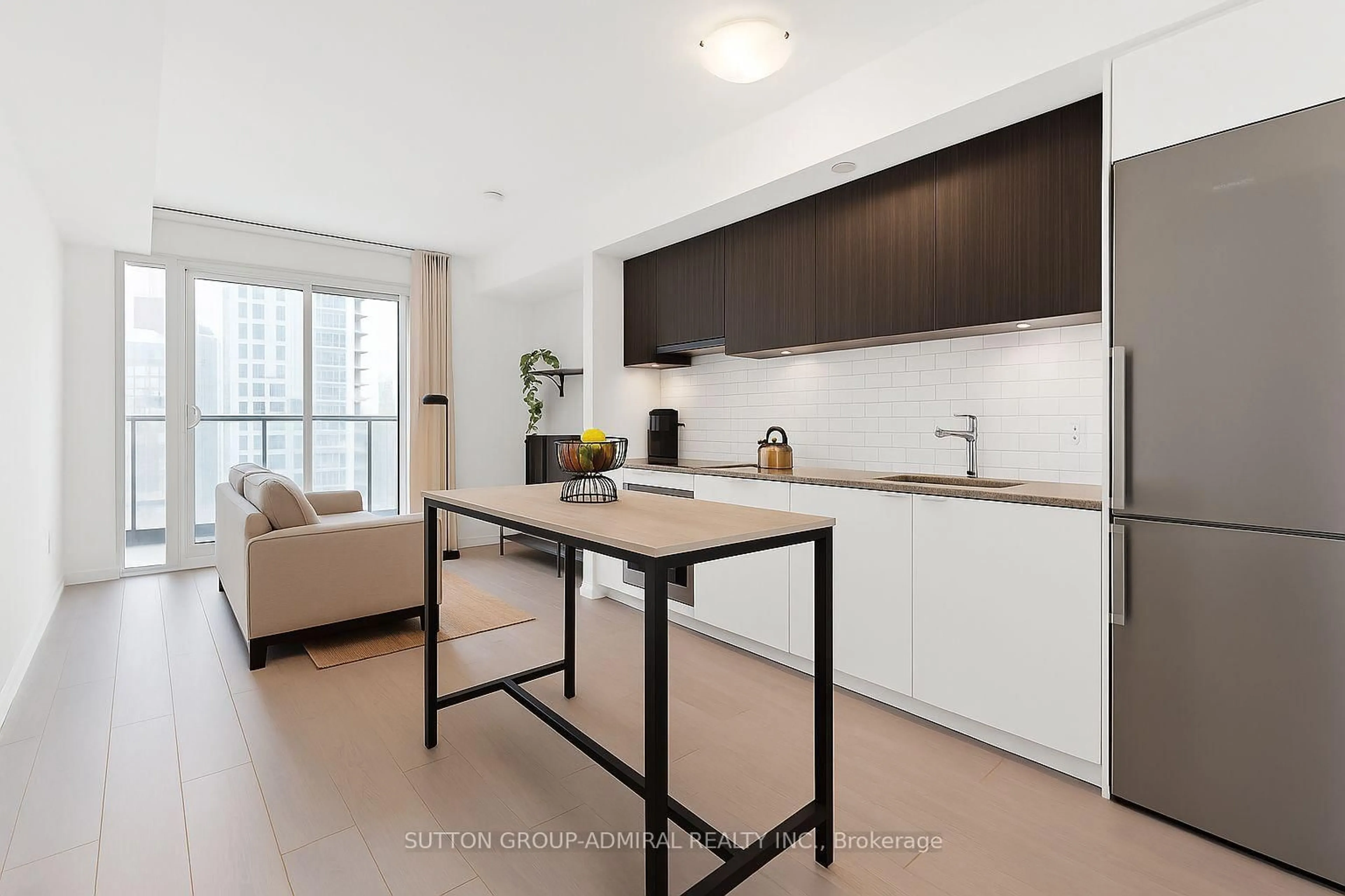 Standard kitchen, unknown for 120 Parliament St #1413, Toronto Ontario M5A 2Y8