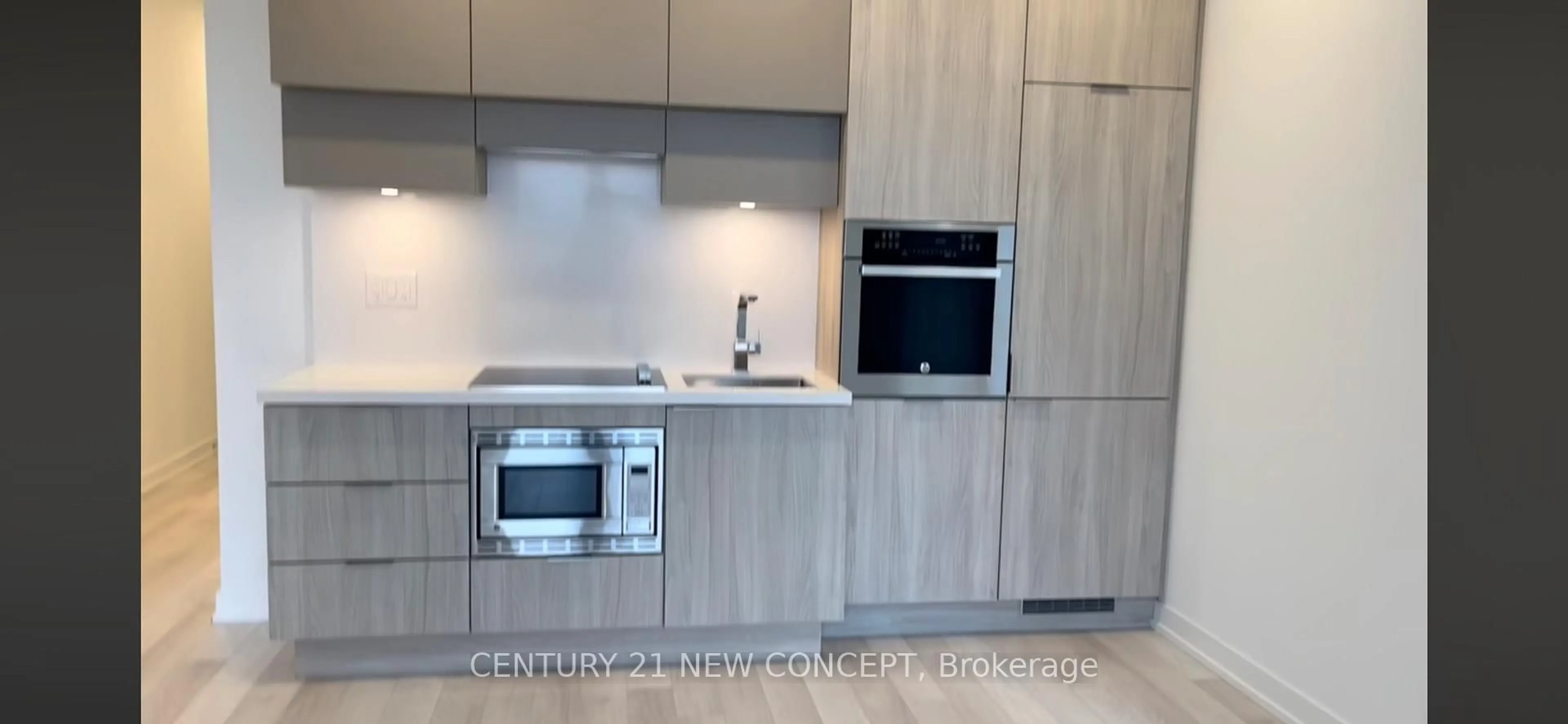 Standard kitchen, wood/laminate floor for 39 roehampton Ave #1204, Toronto Ontario M4P 0G1