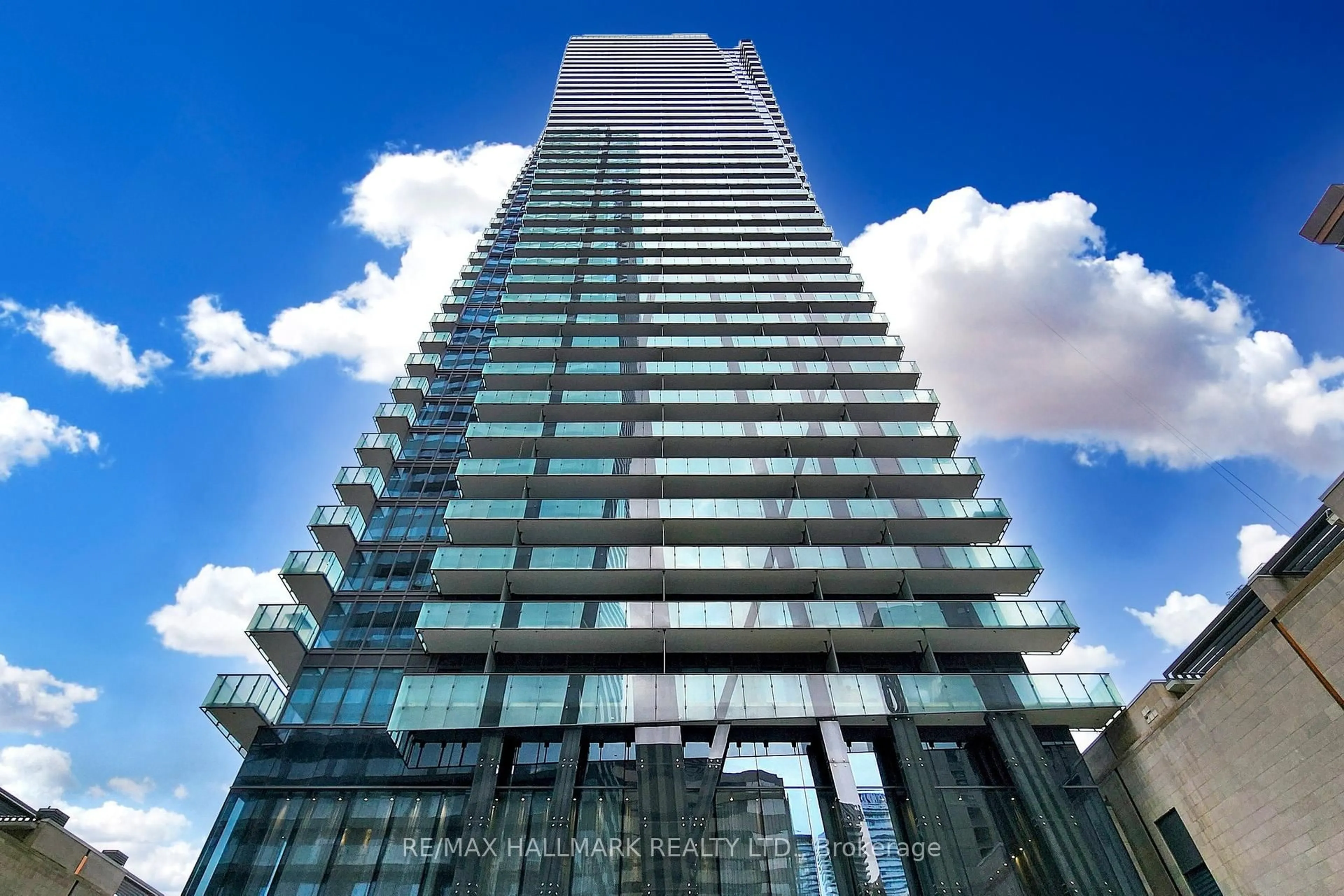 Indoor foyer for 65 St Mary St #3607, Toronto Ontario M5S 0A6
