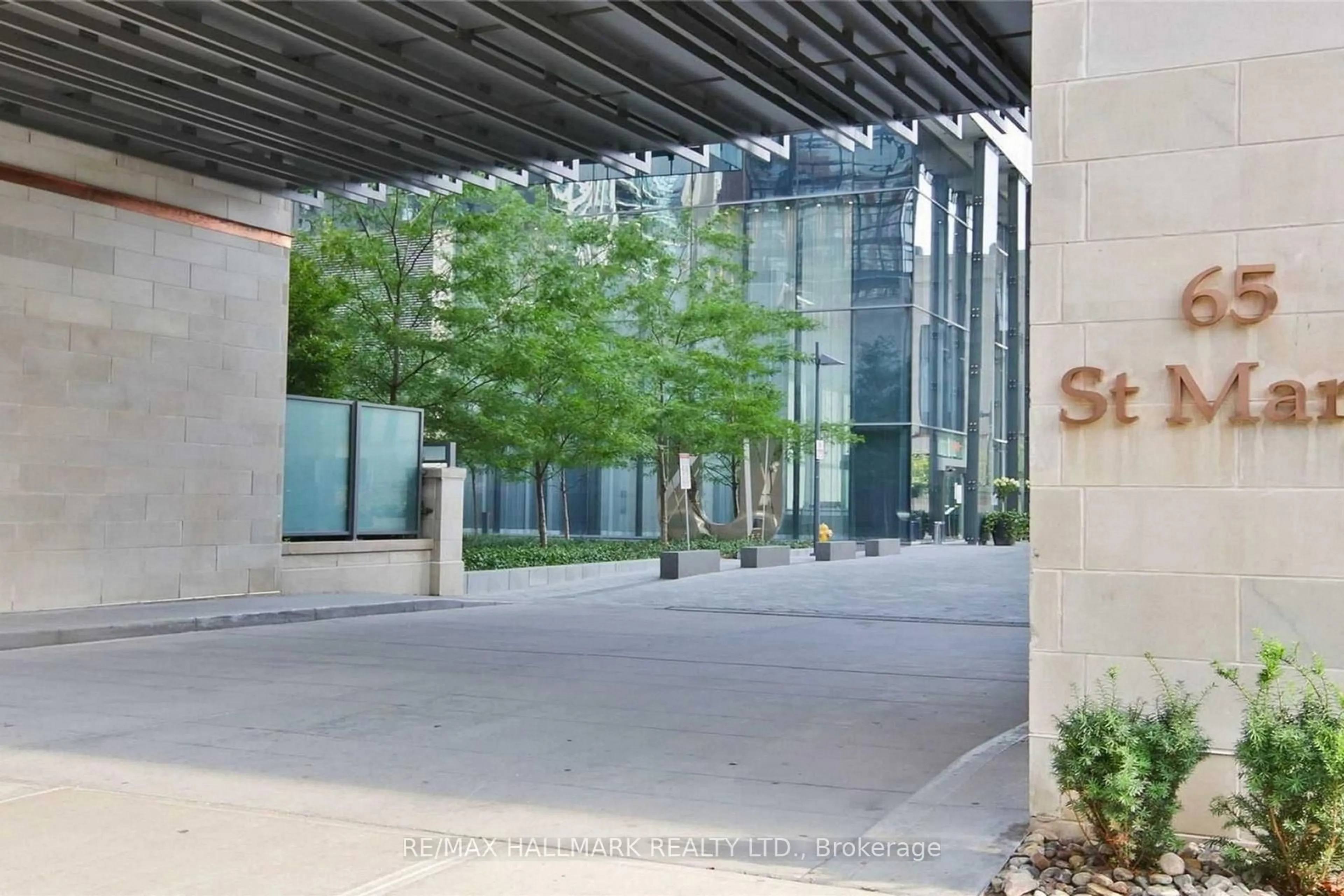 Indoor foyer for 65 St Mary St #3607, Toronto Ontario M5S 0A6