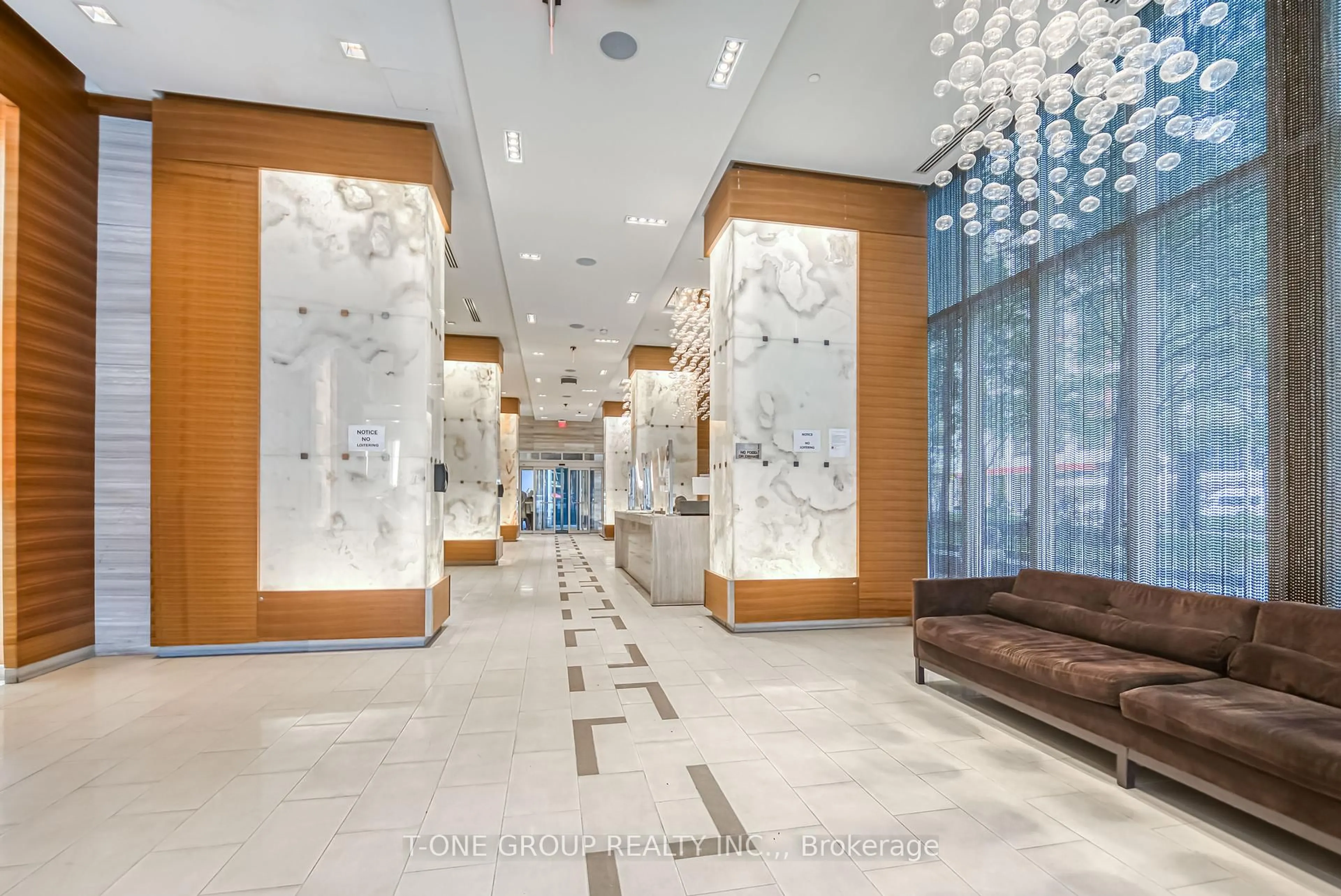 Indoor foyer for 300 Front St #2001, Toronto Ontario M5V 0E9
