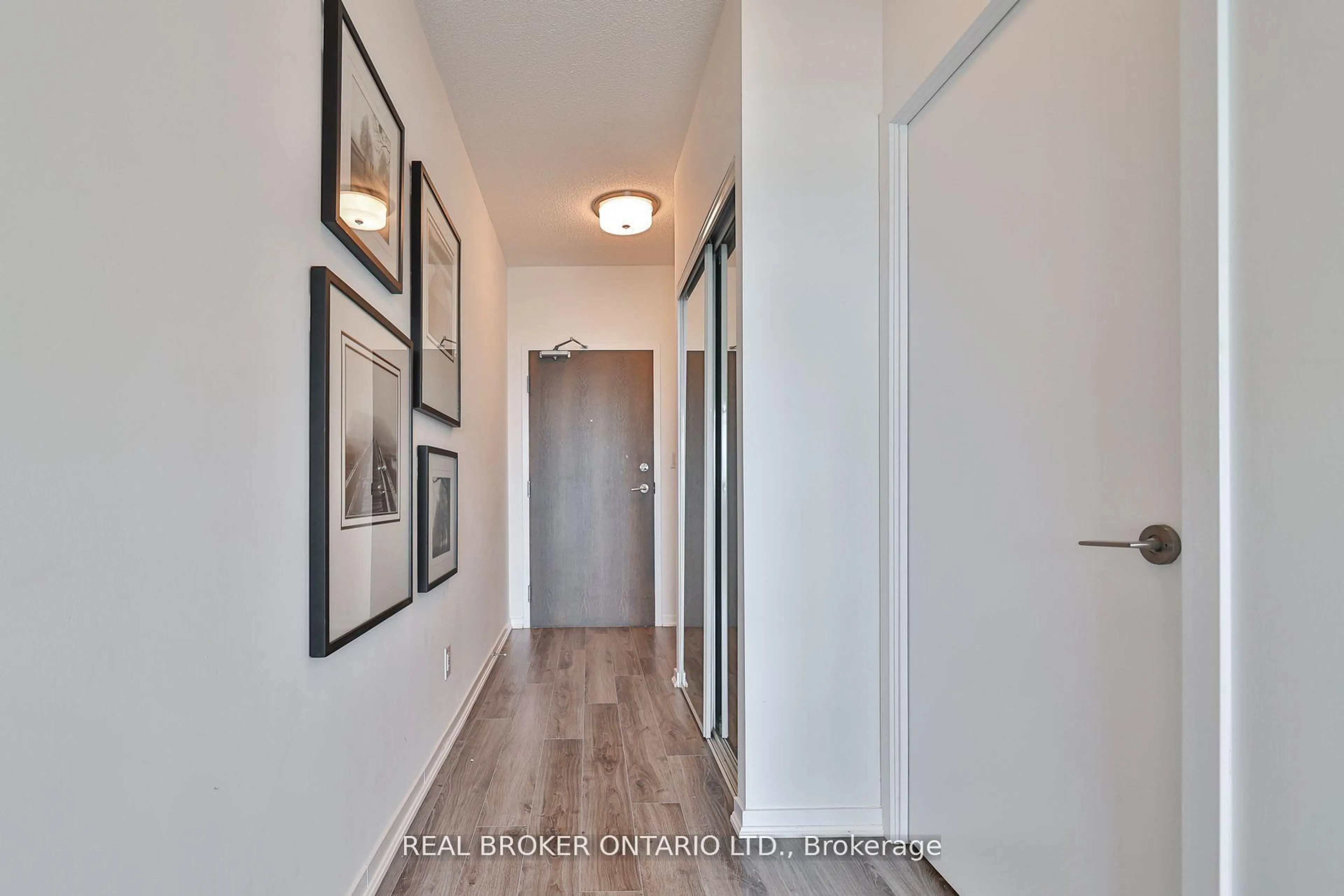 Indoor entryway for 68 Abell St #1129, Toronto Ontario M6J 0A9