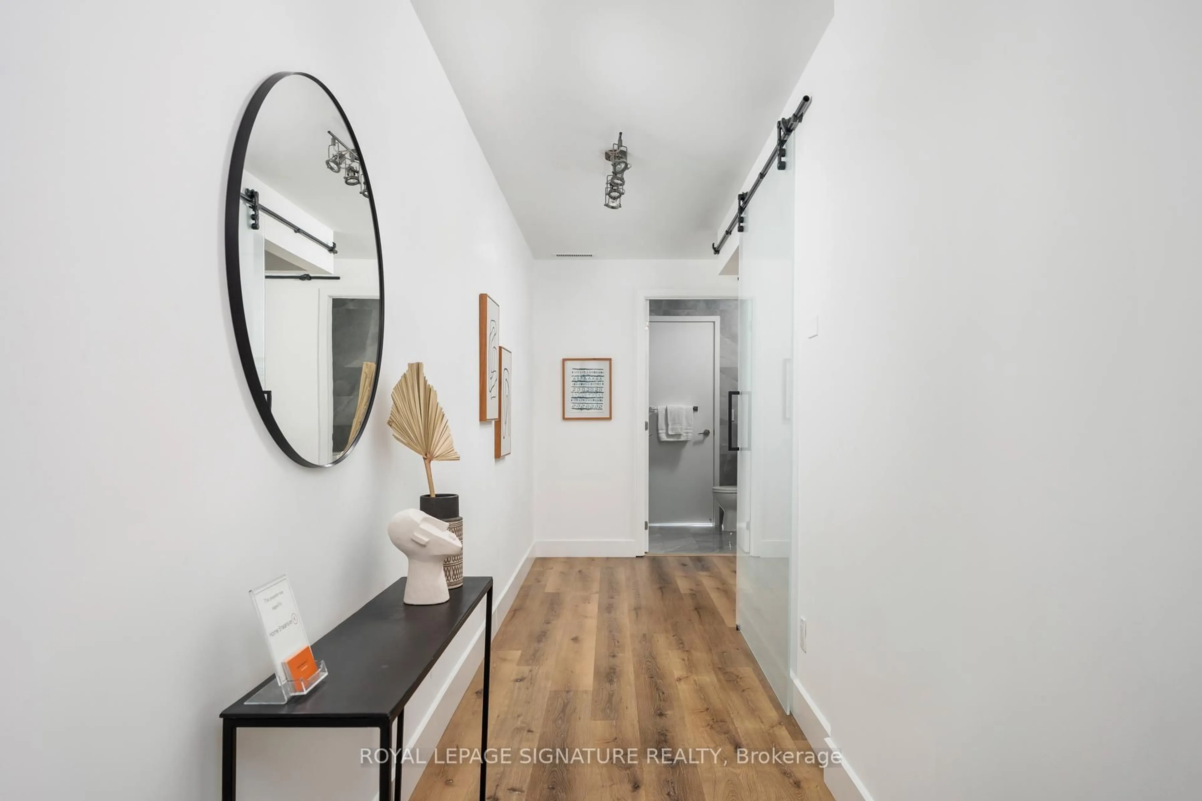 Indoor entryway for 55 Stewart St #314, Toronto Ontario M5V 2V1
