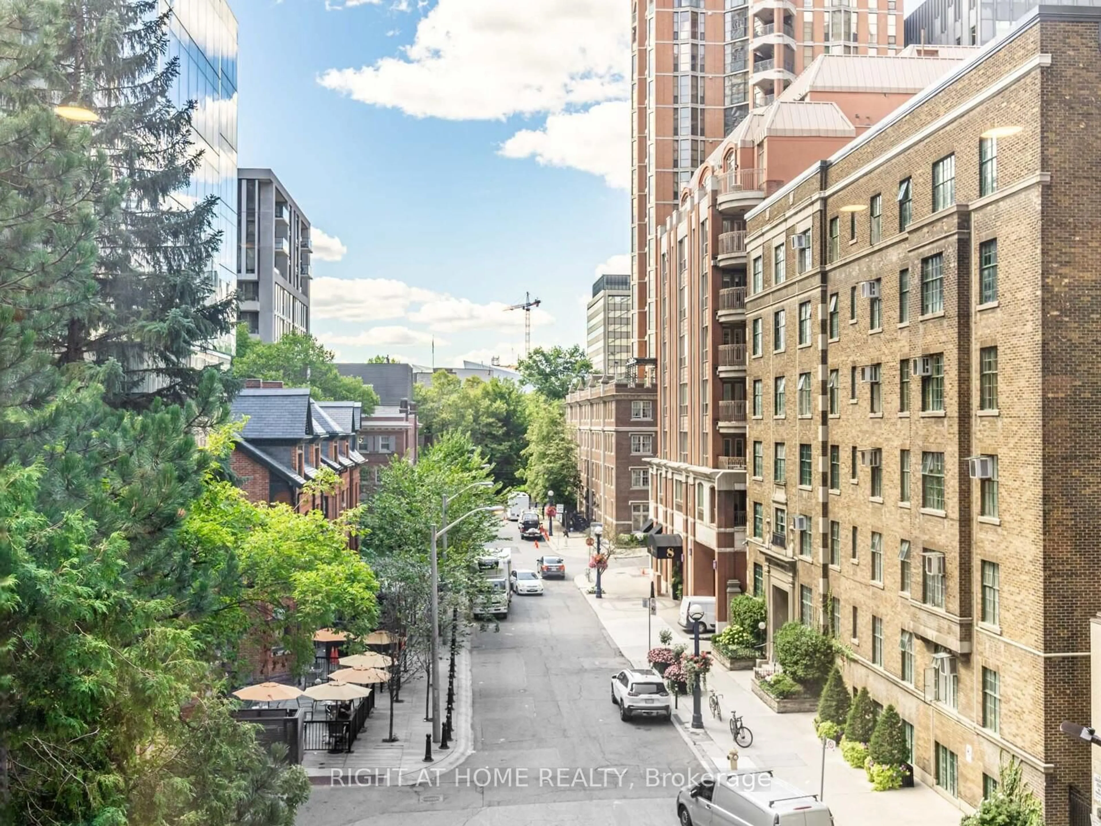 Unknown for 1166 Bay St #401, Toronto Ontario M5S 2X8