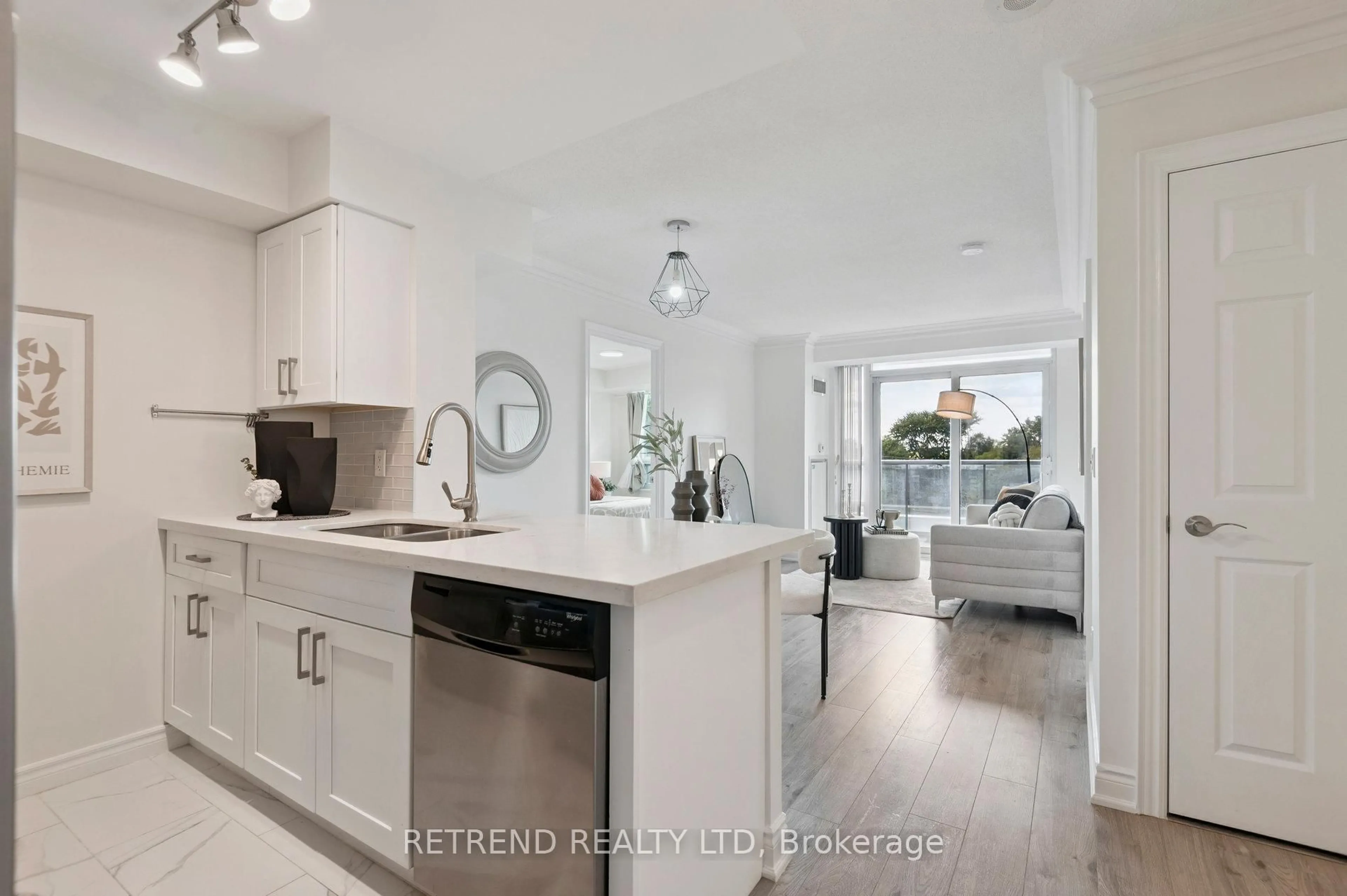 Open concept kitchen, ceramic/tile floor for 15 Greenview Ave #411, Toronto Ontario M2M 4M7