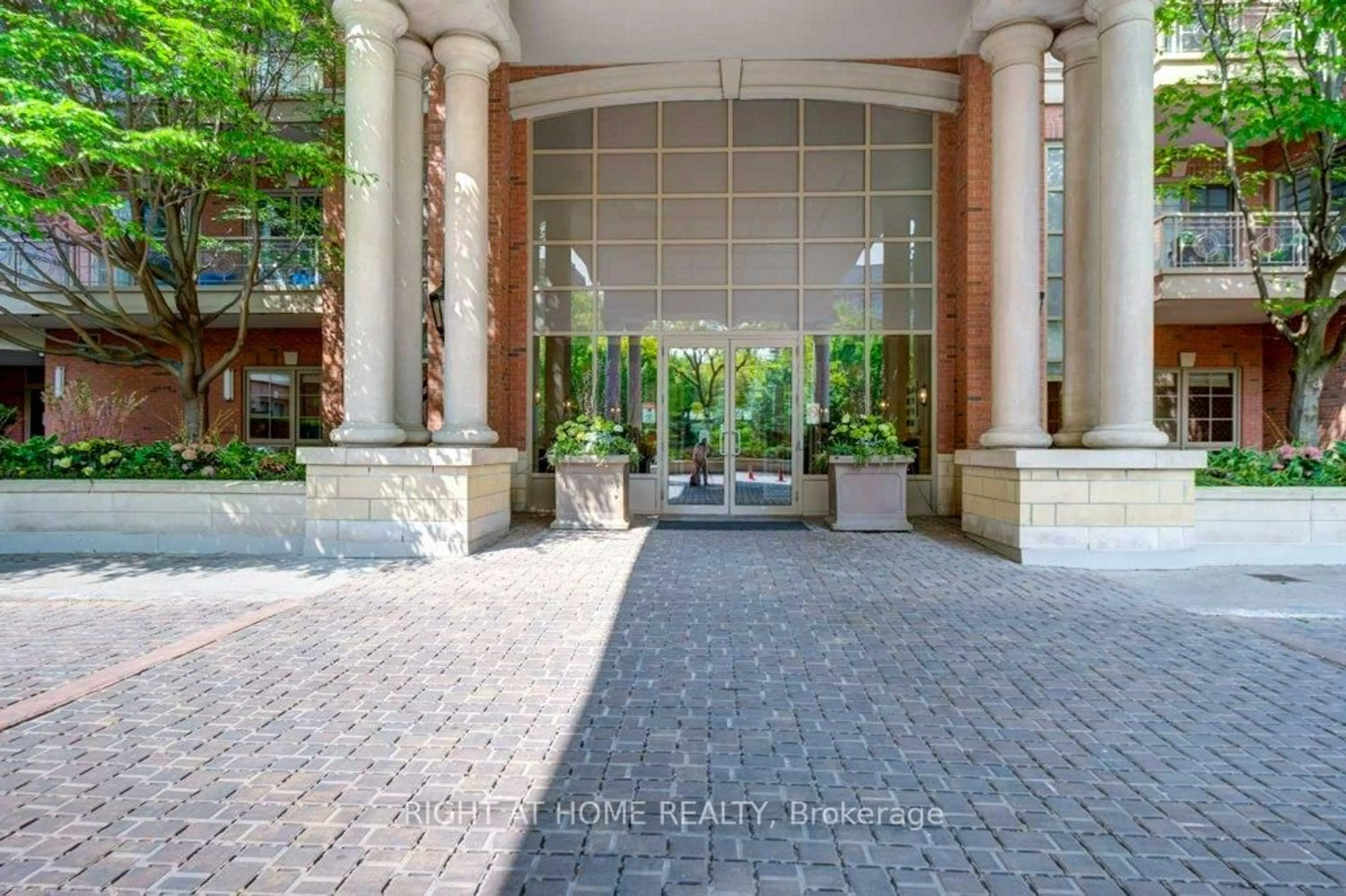 Unknown for 20 Burkebrook Pl #216, Toronto Ontario M4G 0A1