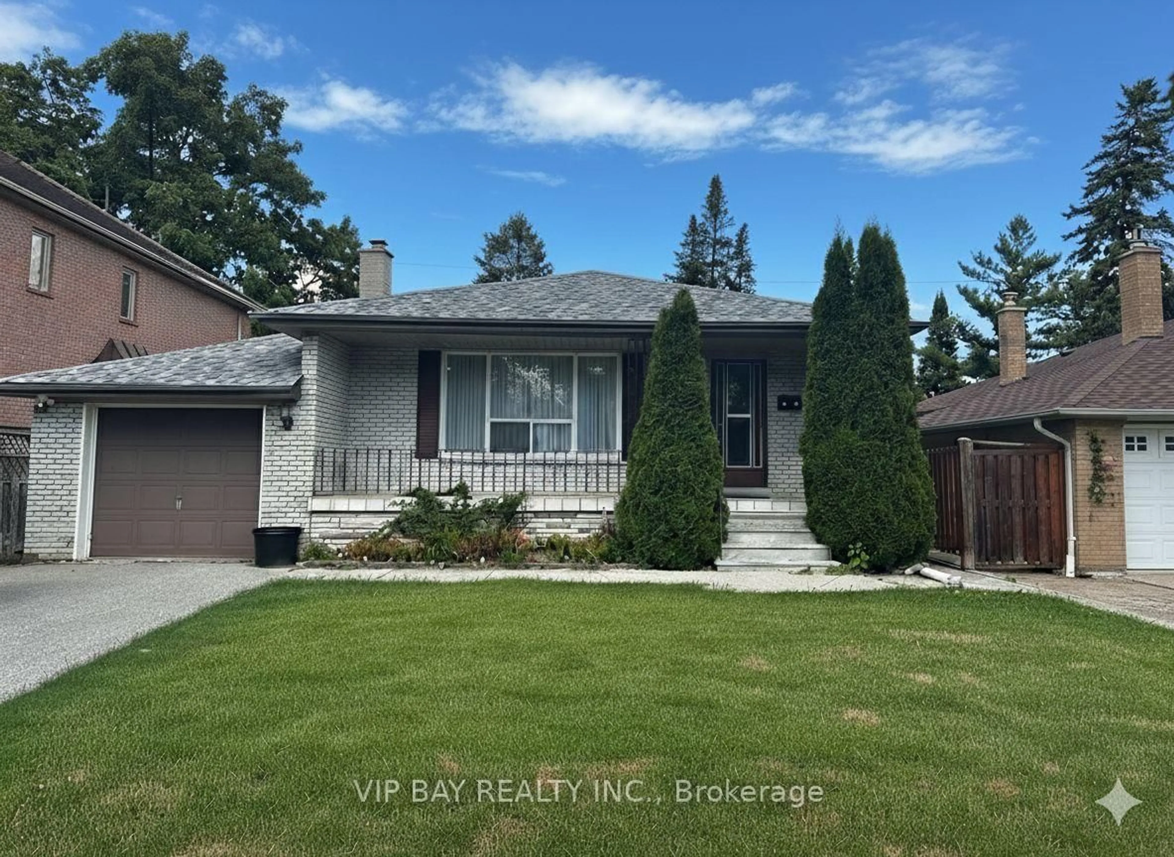 Home with vinyl exterior material, street for 172 Pemberton Ave, Toronto Ontario M2M 1Y8