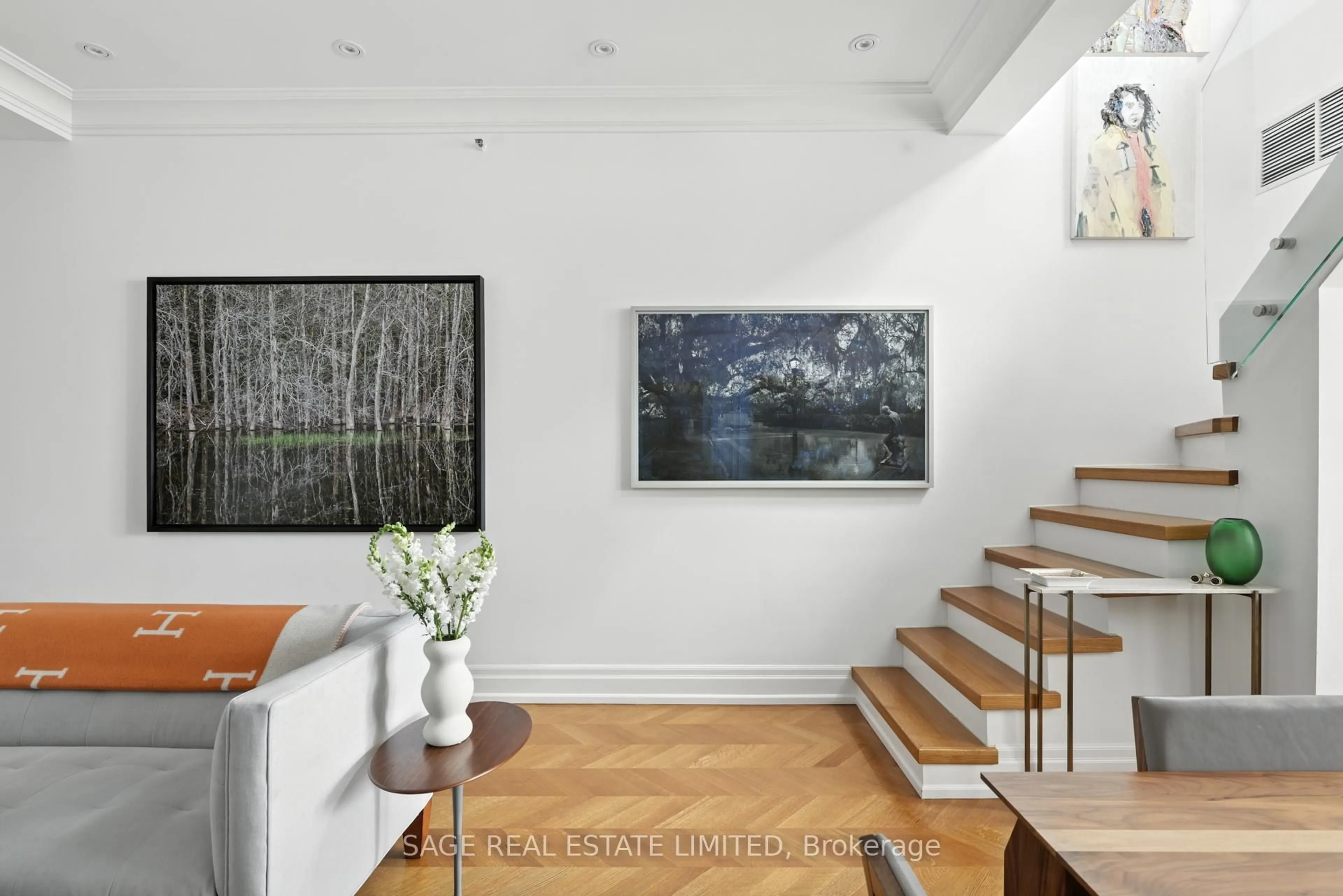 Unknown for 670 Richmond St #205, Toronto Ontario M6J 1C3