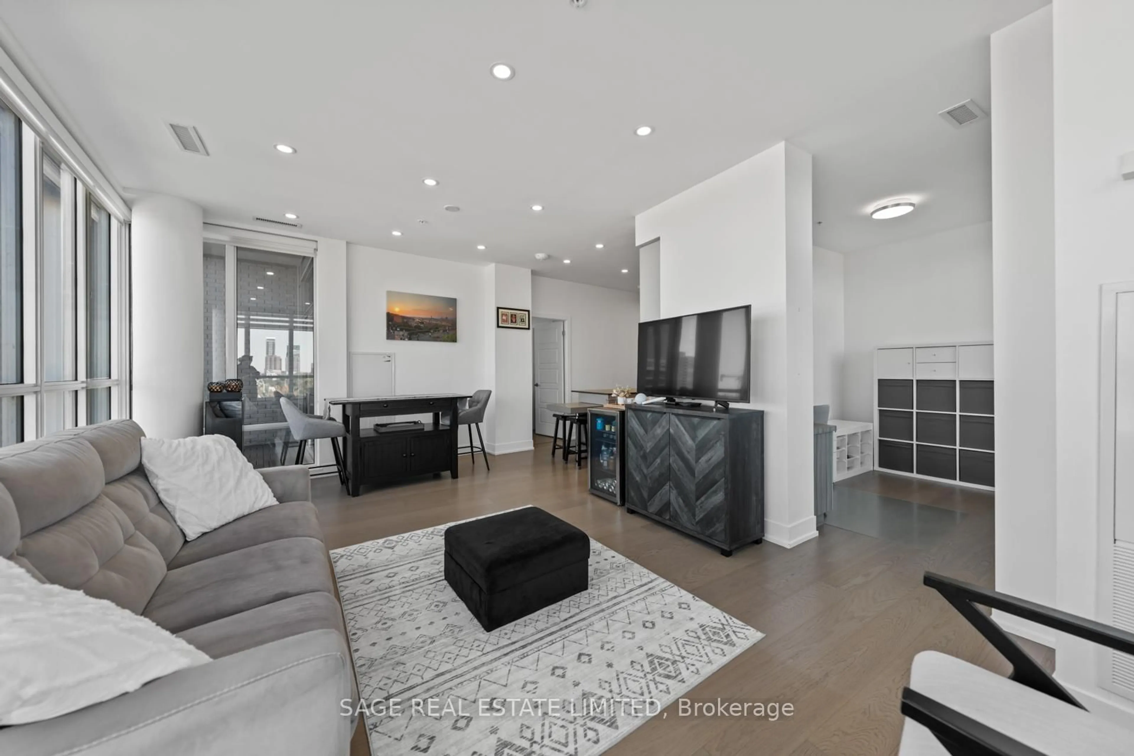 Living room with furniture, unknown for 7 Kenaston Gdns #617, Toronto Ontario M2K 1G7
