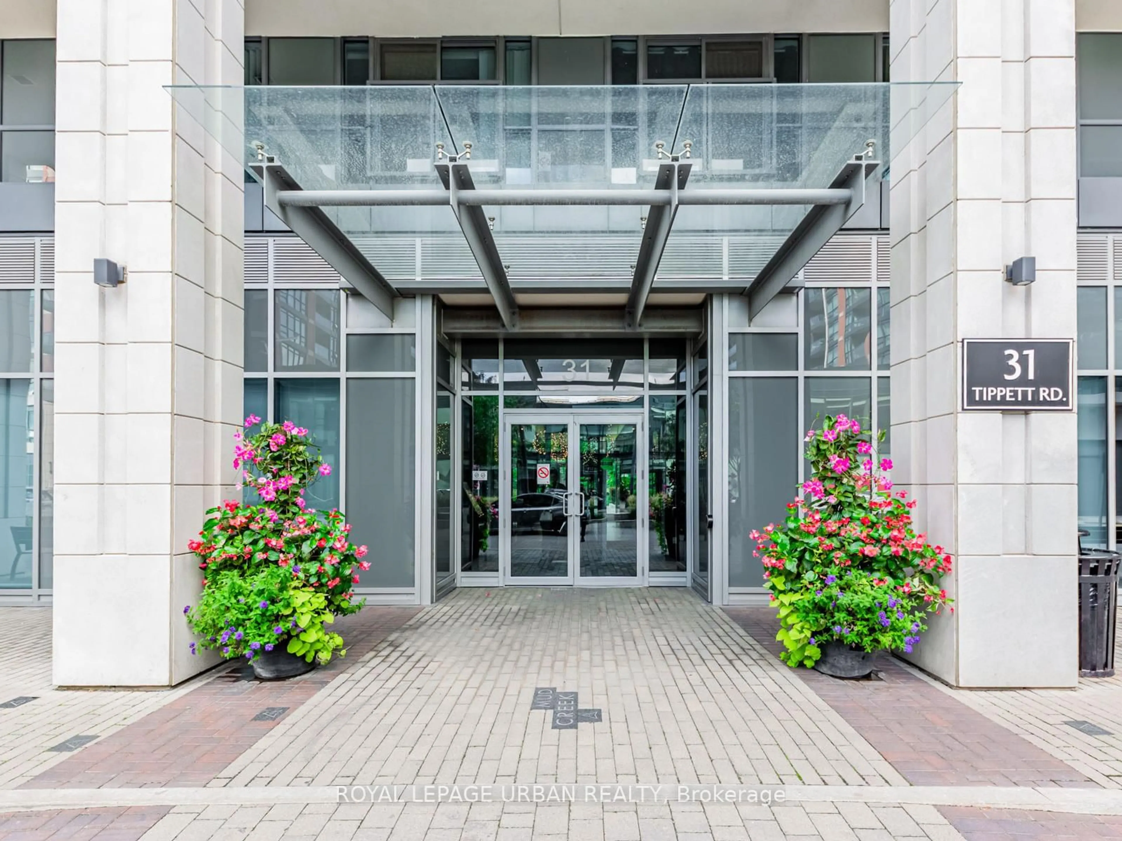 Indoor foyer for 31 Tippett Rd #541, Toronto Ontario M3H 0C8