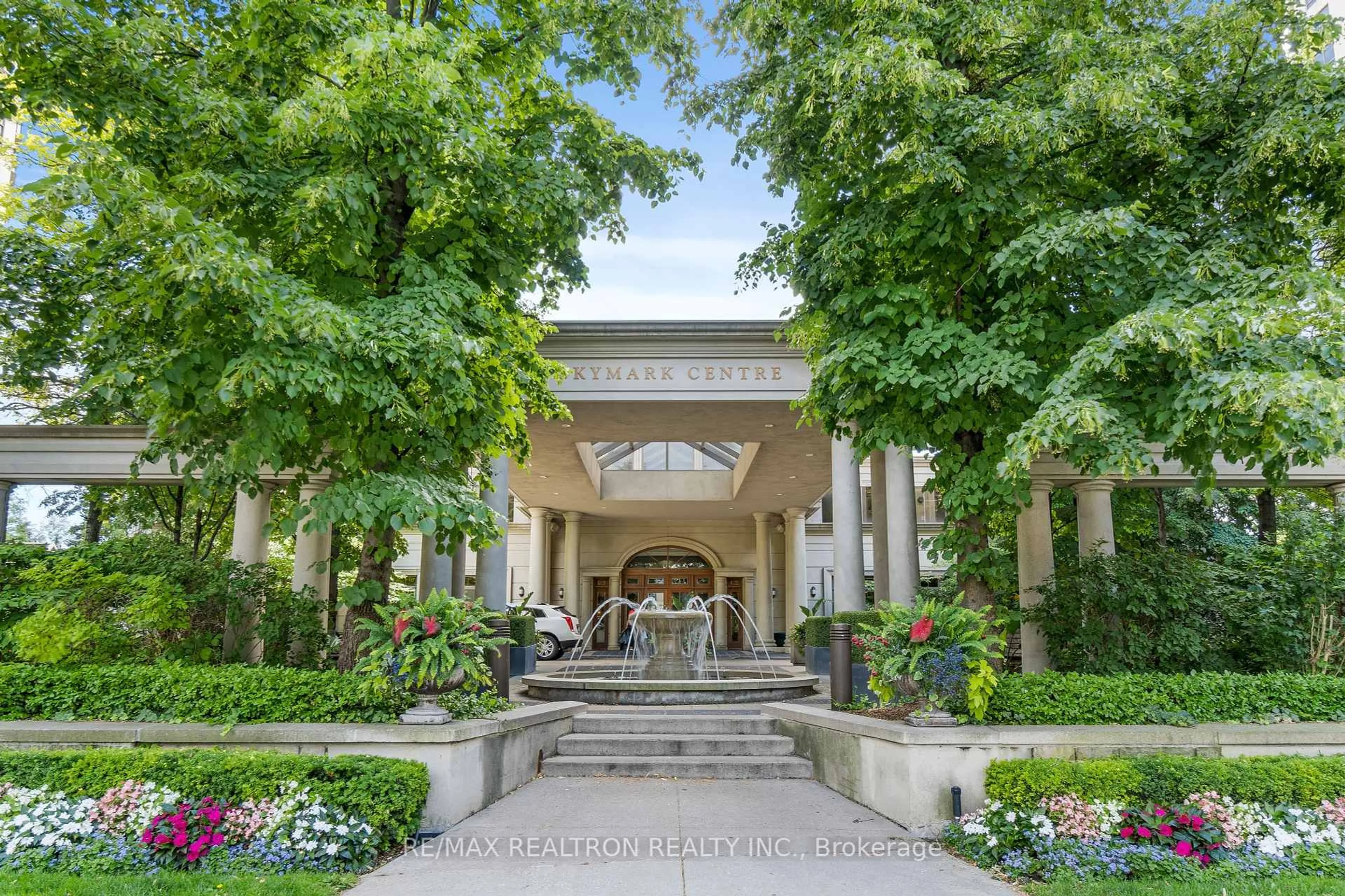 Indoor foyer for 78 Harrison Garden Blvd #1607, Toronto Ontario M2N 7E2
