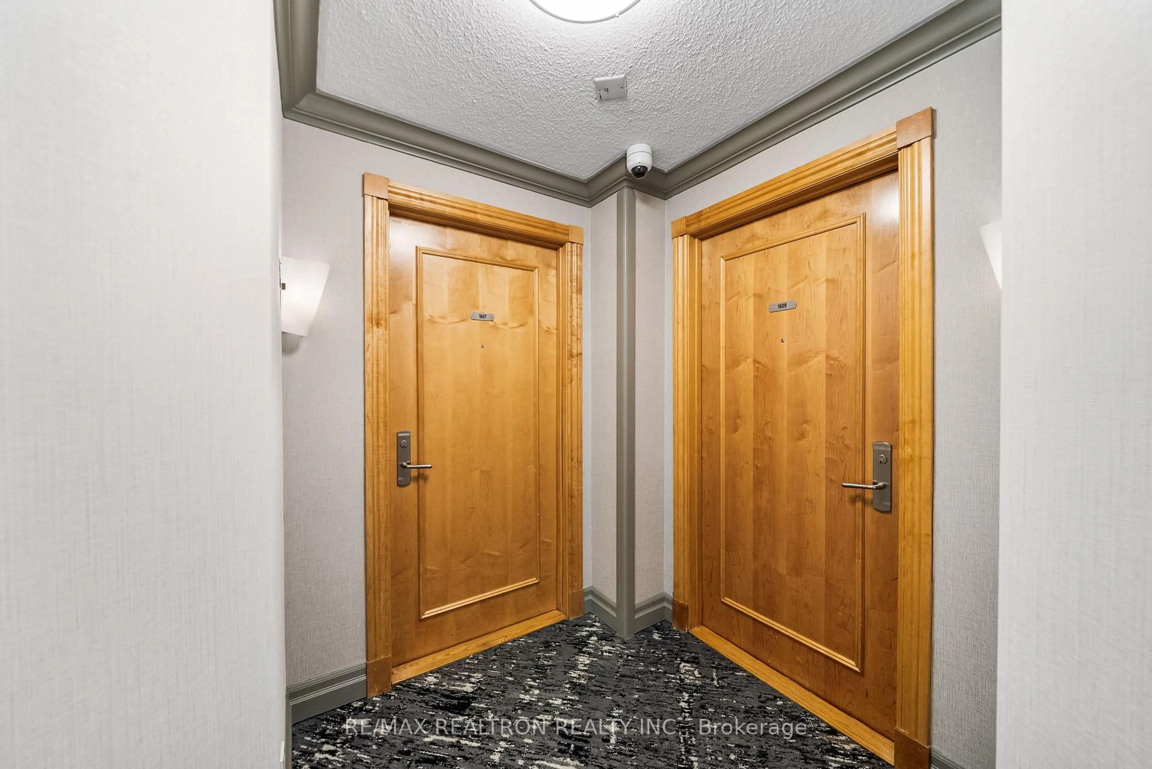 Indoor foyer for 78 Harrison Garden Blvd #1607, Toronto Ontario M2N 7E2