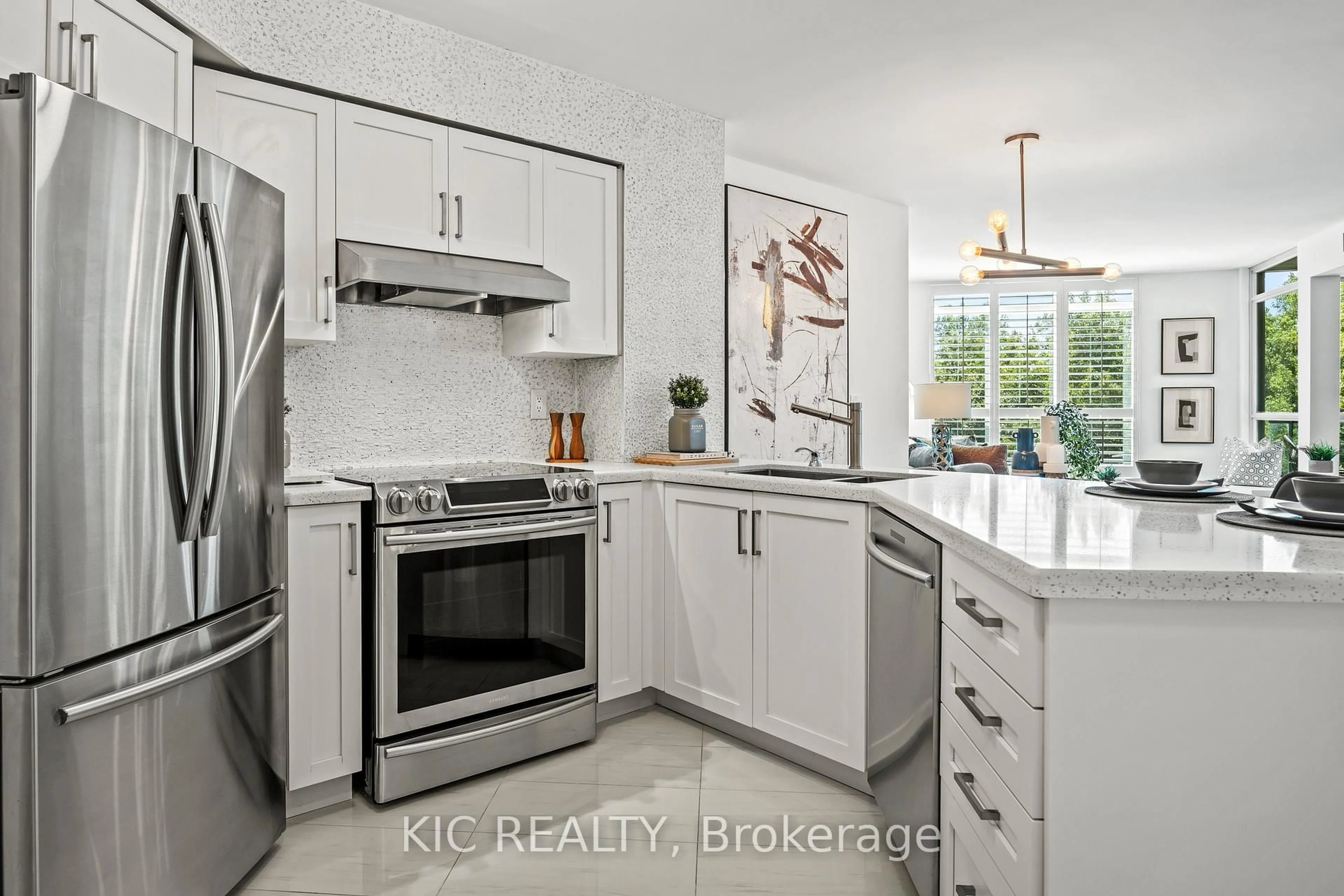 Open concept kitchen, ceramic/tile floor for 219 Fort York Blvd #409, Toronto Ontario M5V 1B1