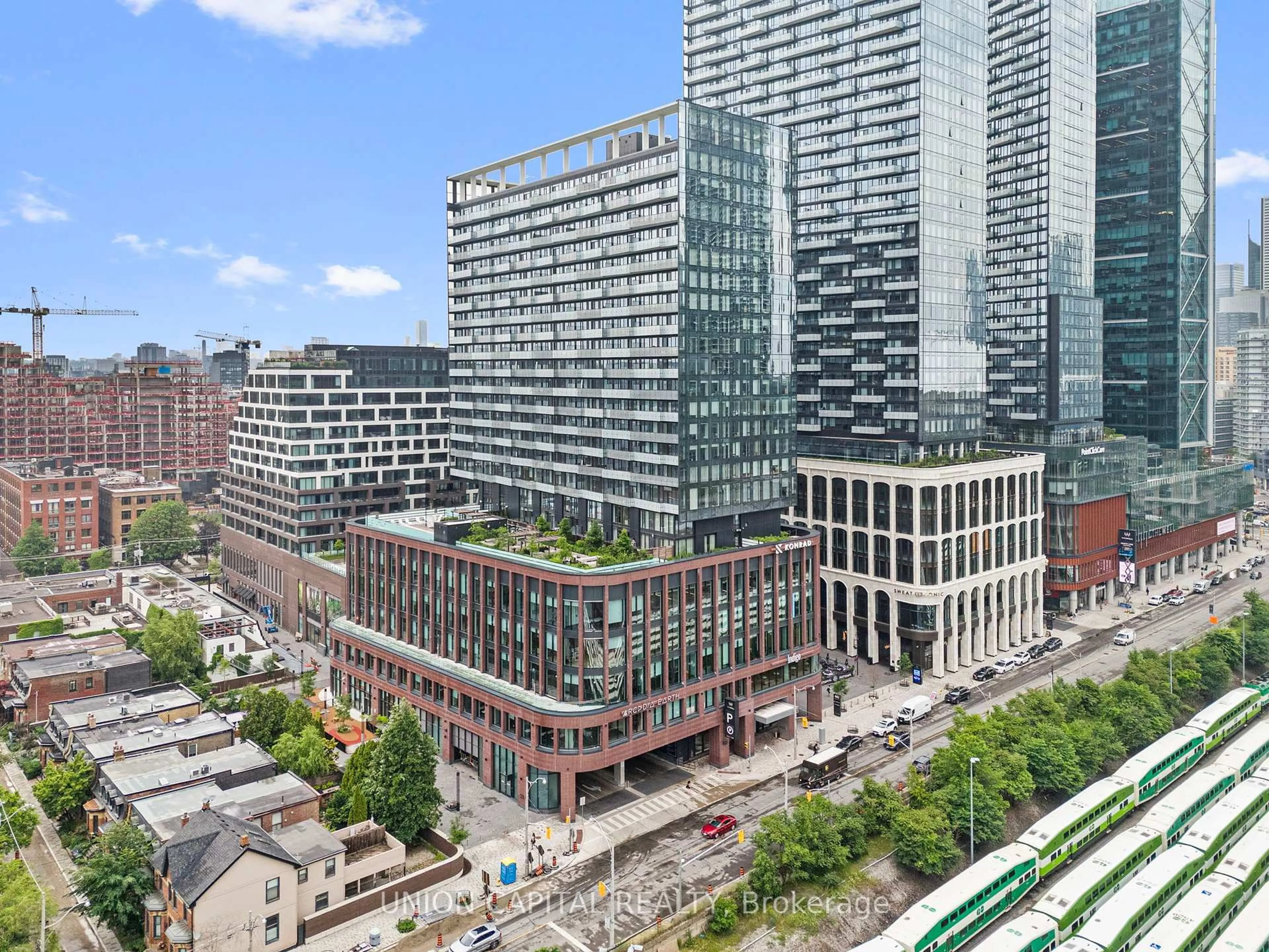 A pic from outside/outdoor area/front of a property/back of a property/a pic from drone, city buildings view from balcony for 480 Front St #1510, Toronto Ontario M5V 0V5