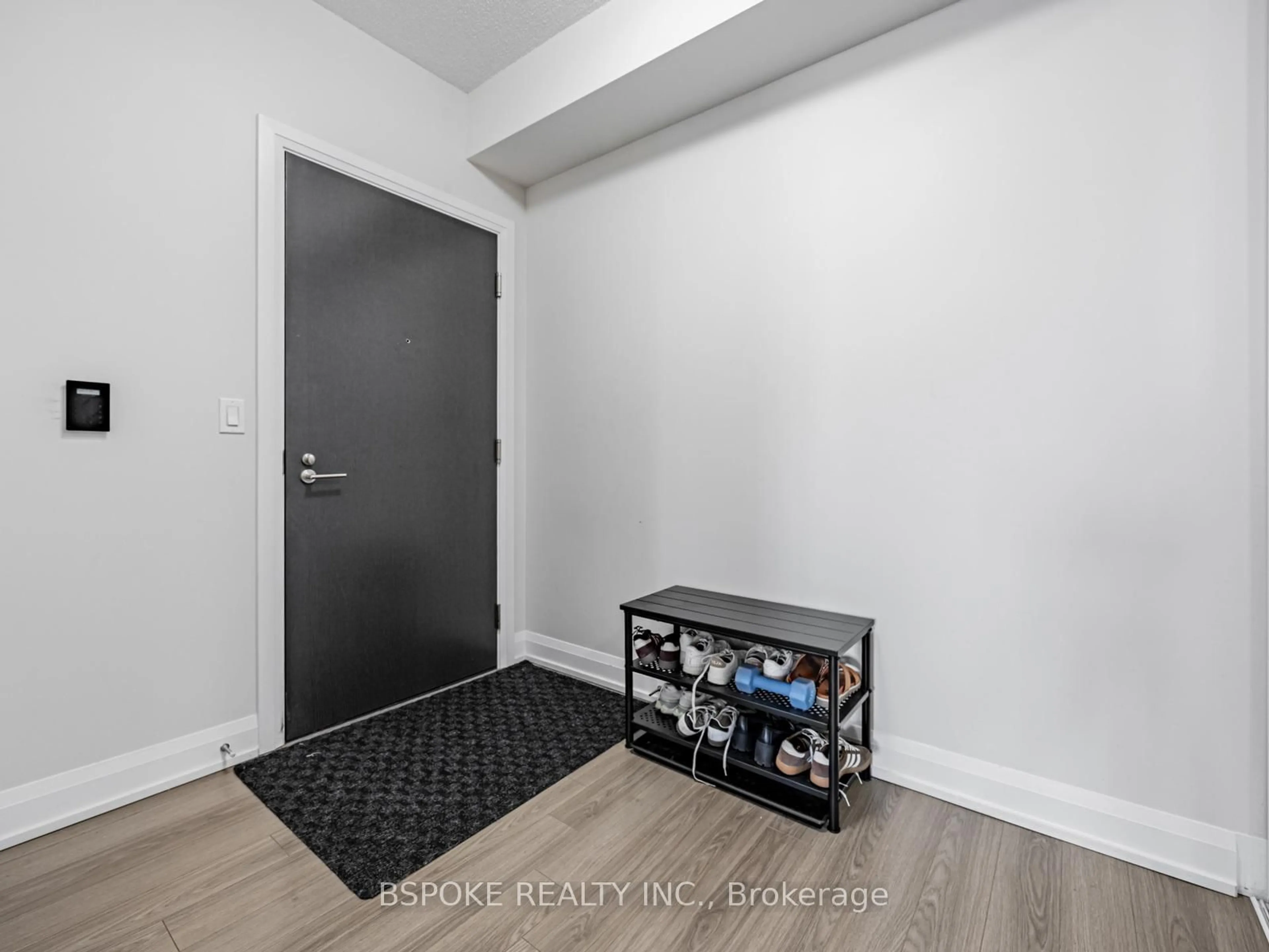 Indoor entryway for 18 Graydon Hall Dr #1701, Toronto Ontario M3A 0A4