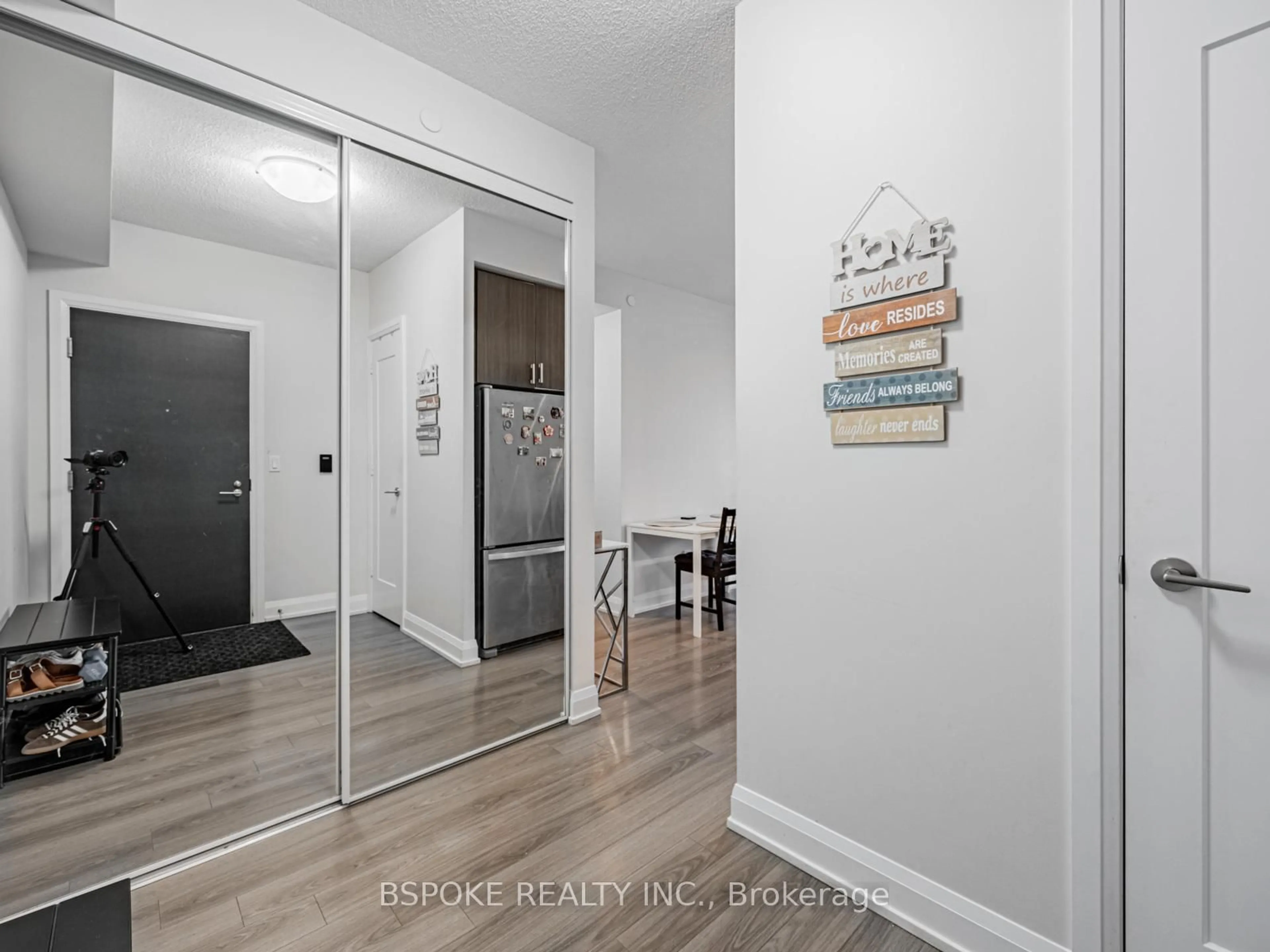 Indoor entryway for 18 Graydon Hall Dr #1701, Toronto Ontario M3A 0A4