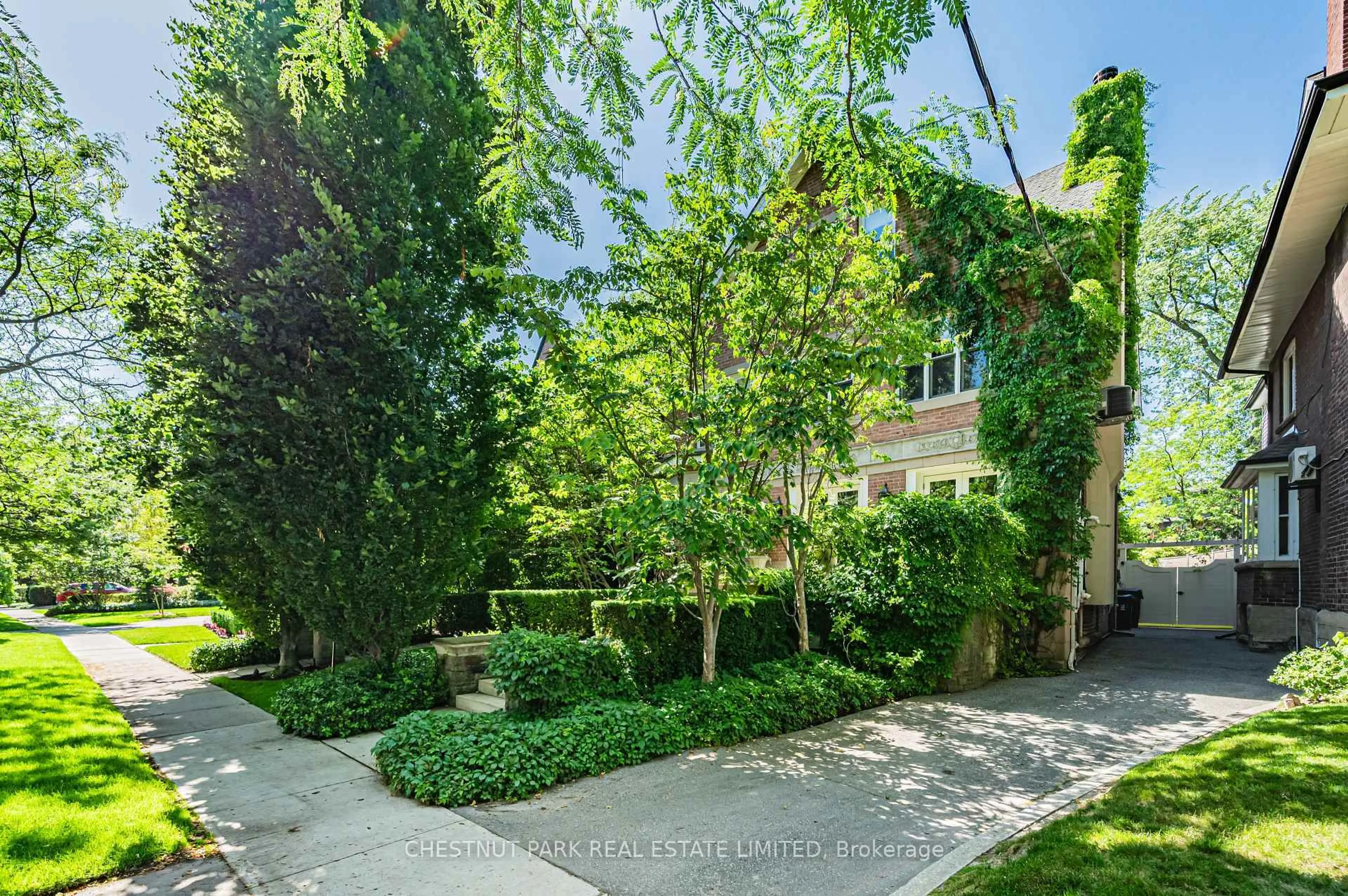 Patio, street for 68 Rowanwood Ave, Toronto Ontario M4W 1Y9