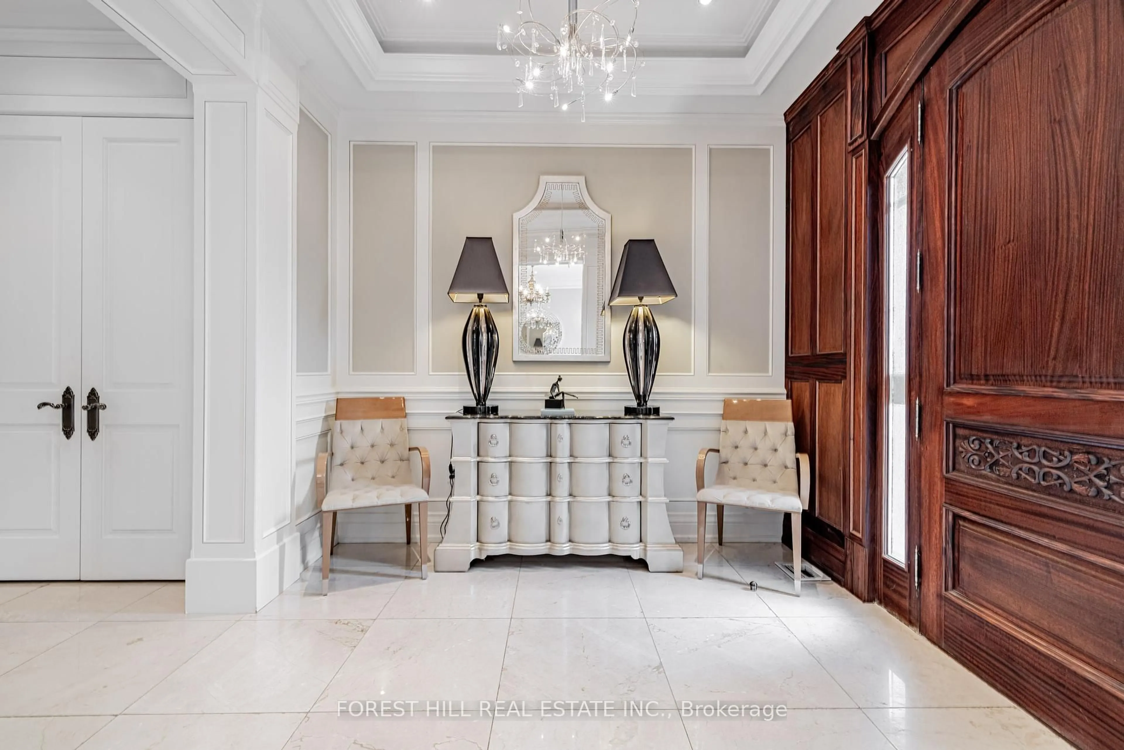 Indoor entryway for 60 Hawksbury Dr, Toronto Ontario M2K 1M5