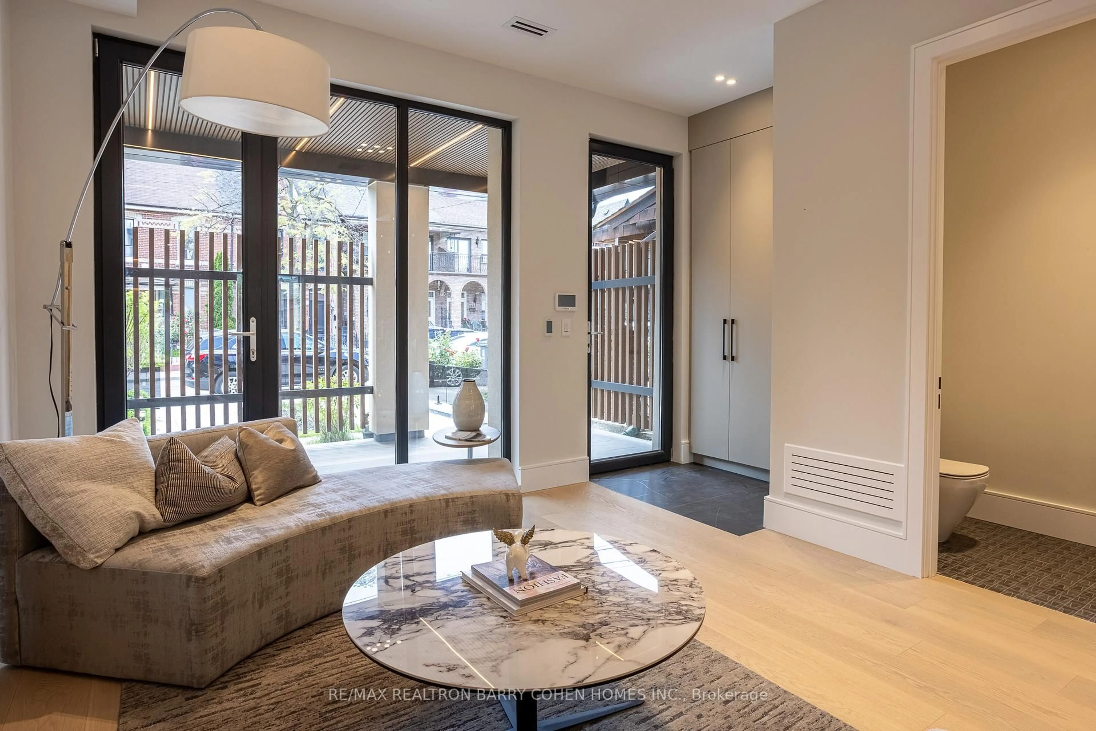 Unknown for 179 Palmerston Ave, Toronto Ontario M6J 2J3