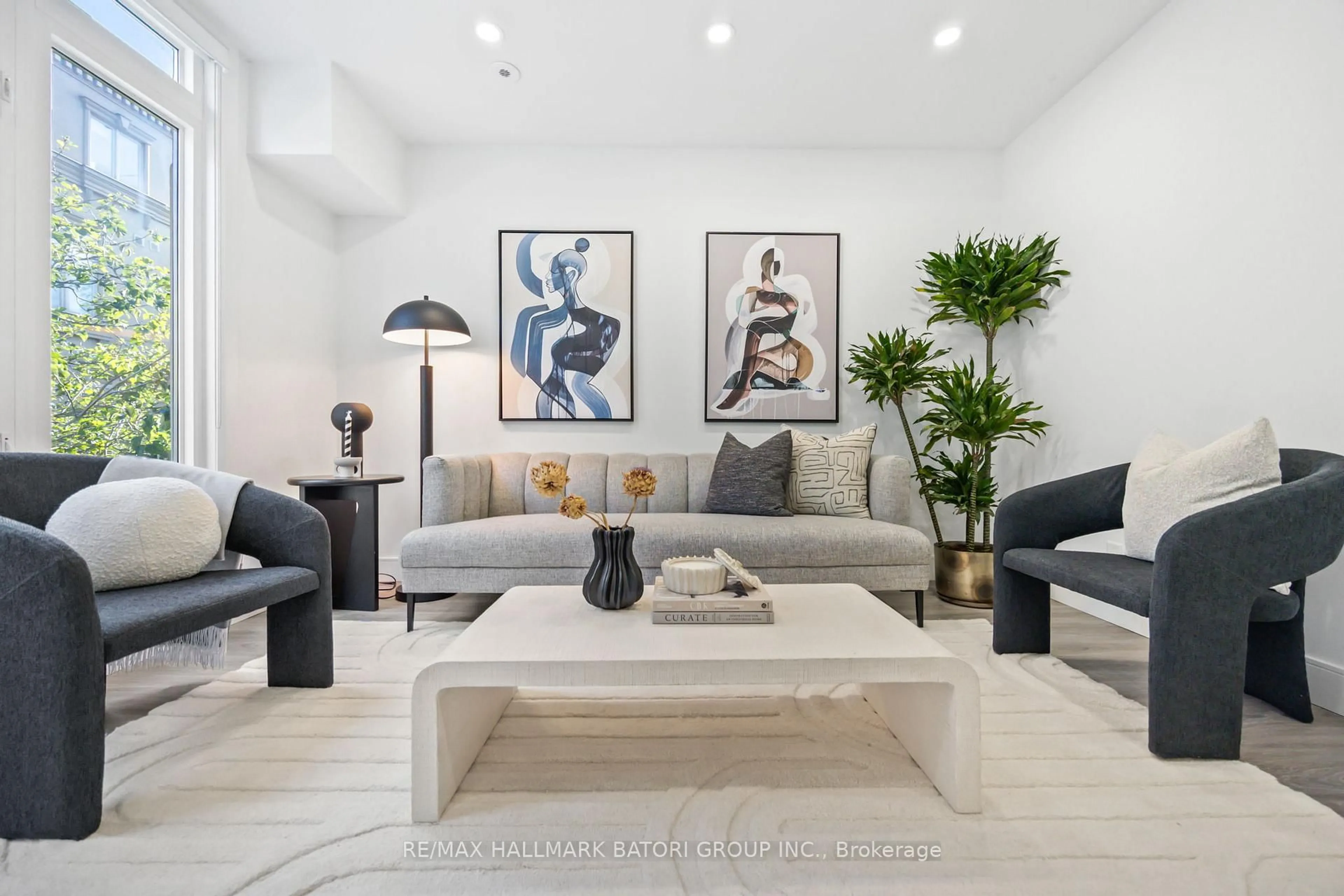 Living room with furniture, unknown for 98 Carr St #TH06, Toronto Ontario M5T 1B7