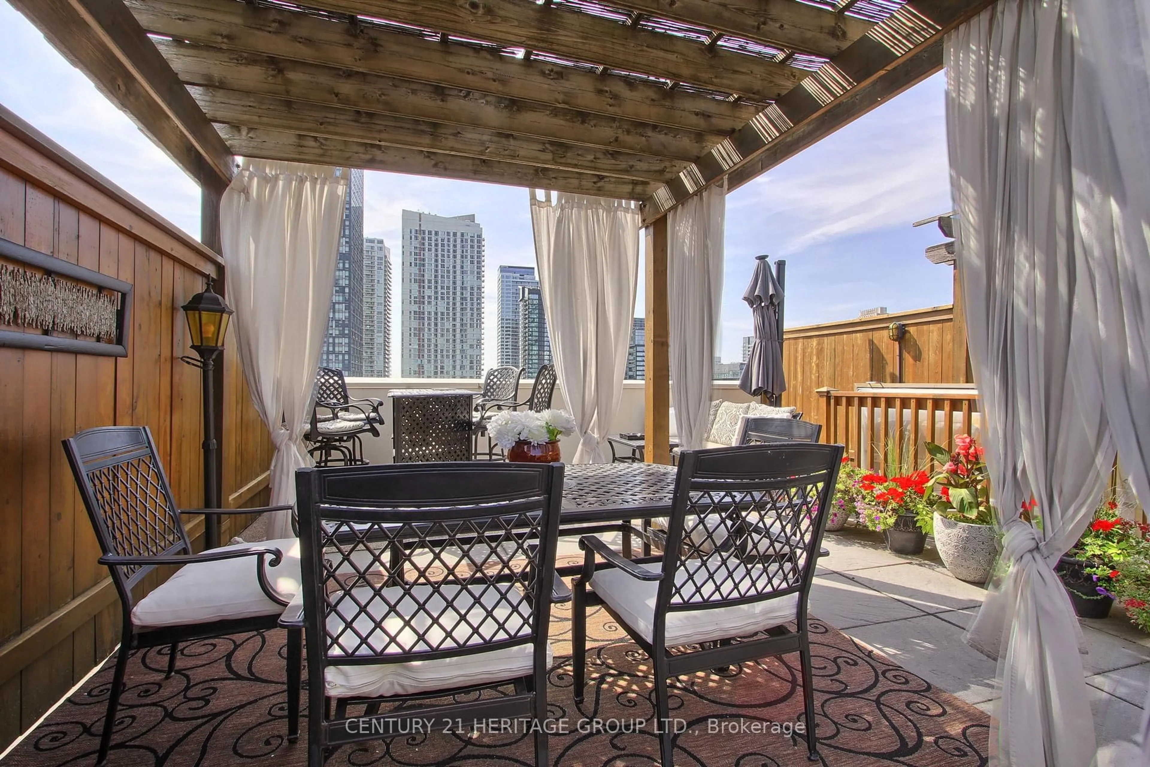 Patio, city buildings view from balcony for 550 Front St #PH6, Toronto Ontario M5V 3N5
