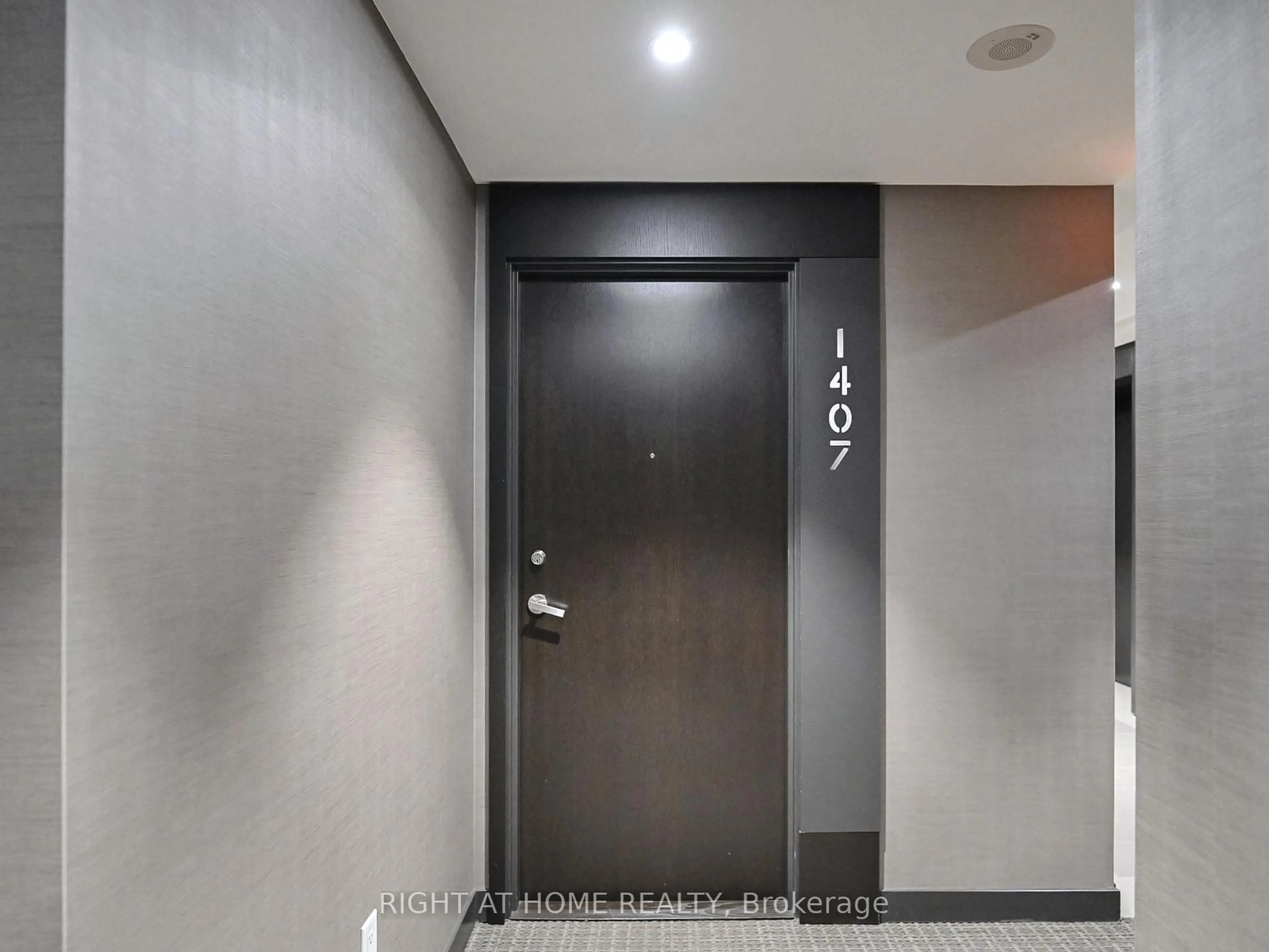 Indoor foyer for 55 Regent Park Blvd #1407, Toronto Ontario M5A 0C2