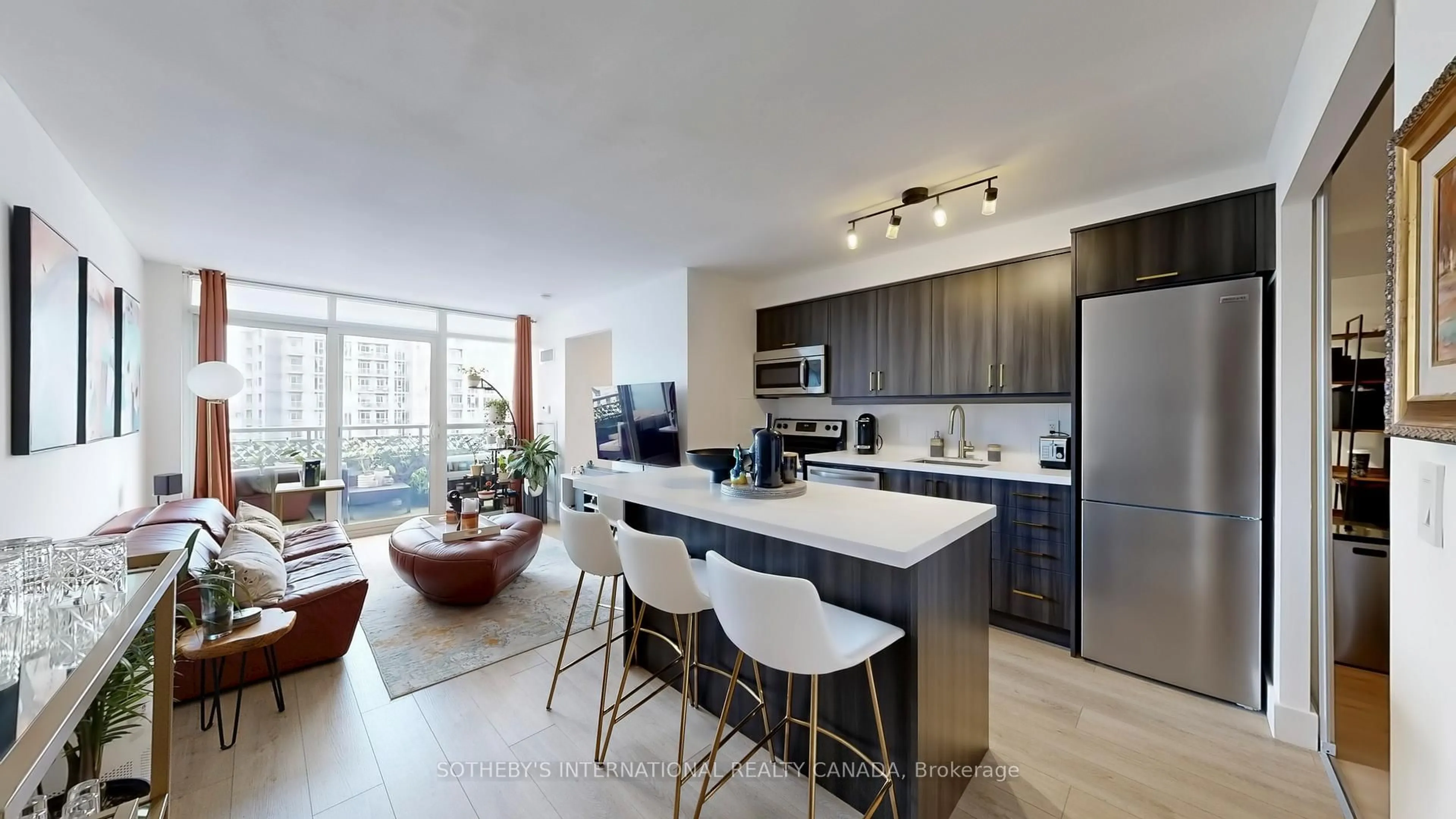 Open concept kitchen, ceramic/tile floor for 38 Joe Shuster Way #1123, Toronto Ontario M6K 0A5
