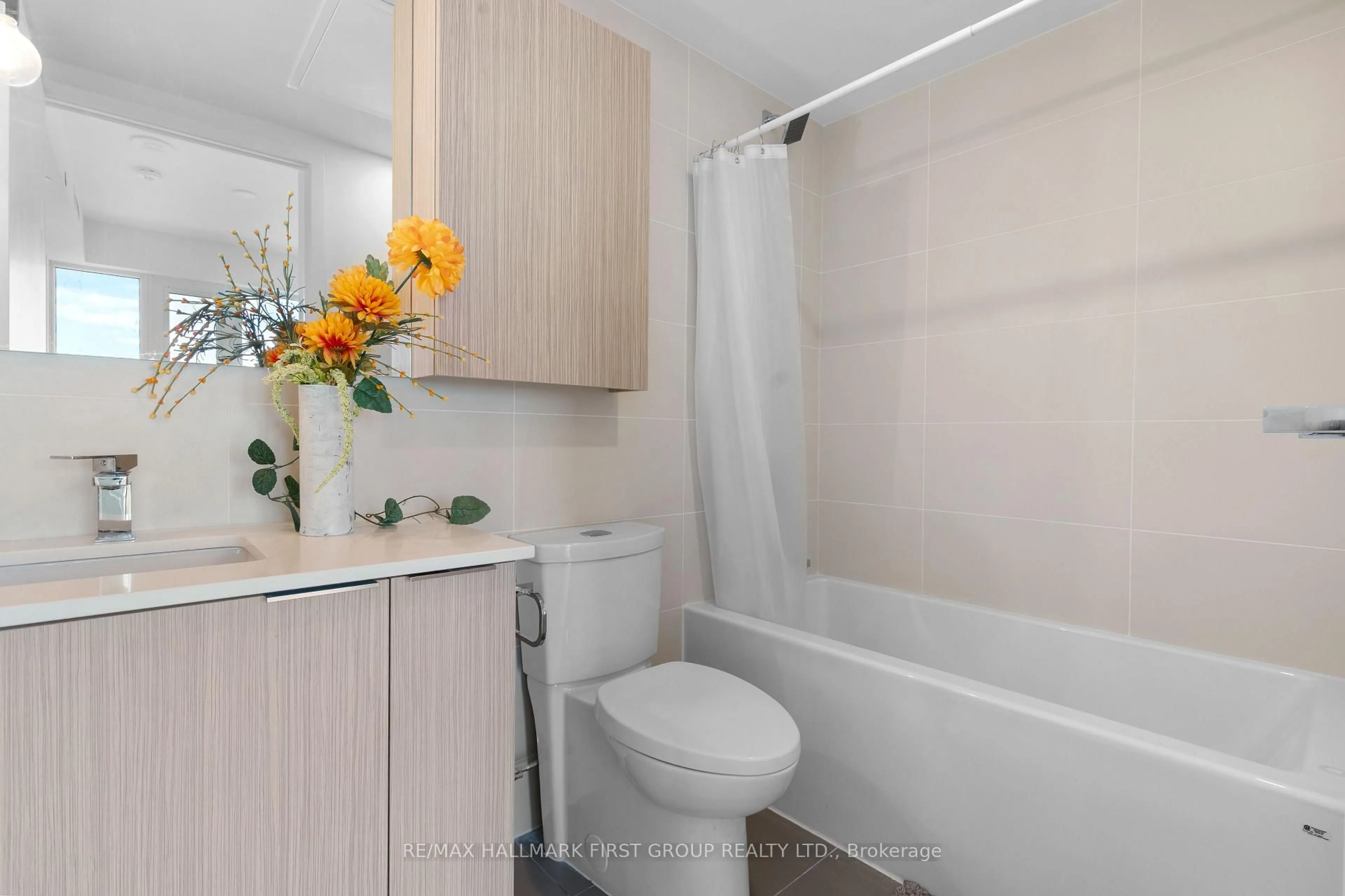 Standard bathroom, unknown for 10 Deerlick Crt #1101, Toronto Ontario M3A 0A7
