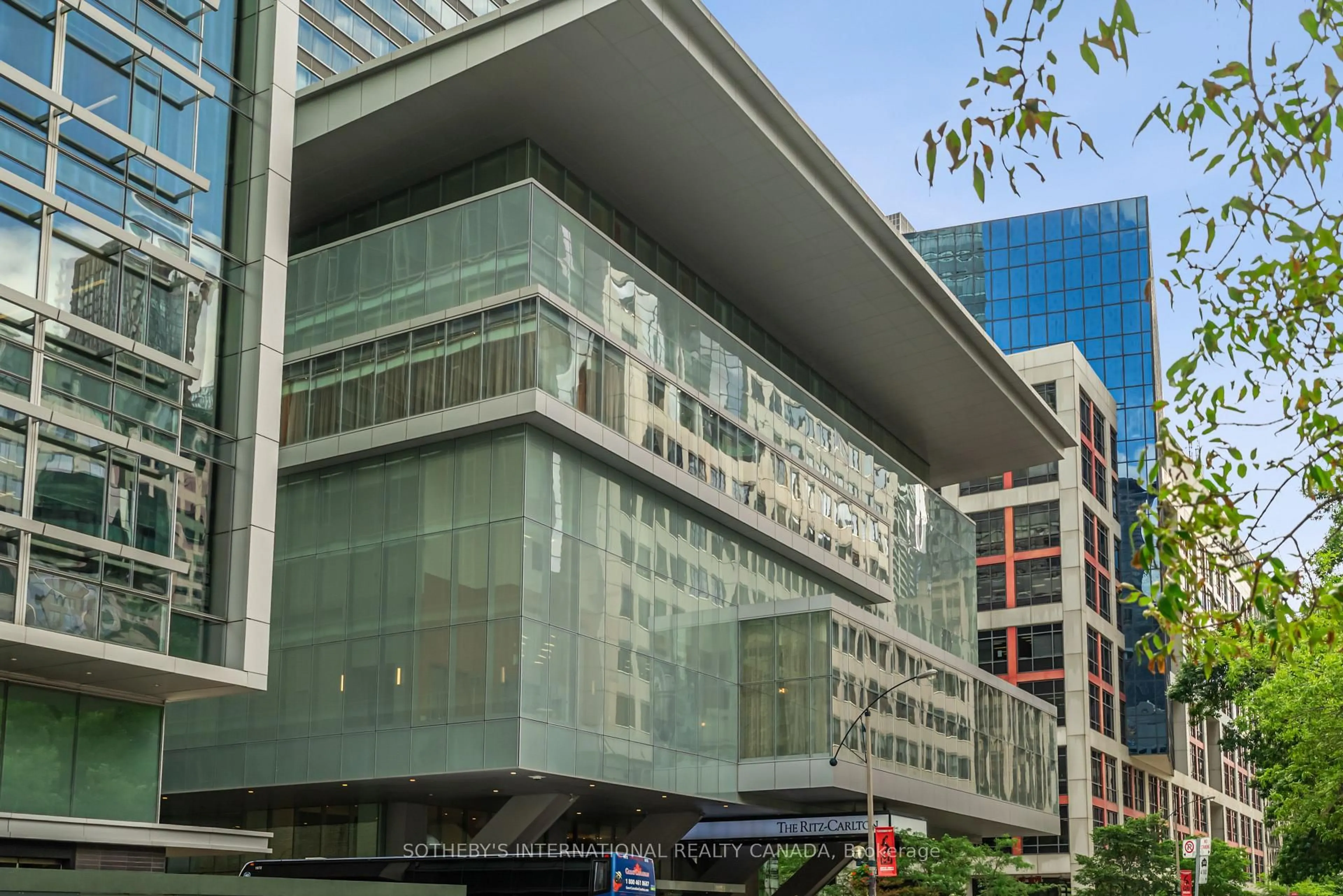 Indoor foyer for 183 Wellington St #4301, Toronto Ontario M5V 0A1