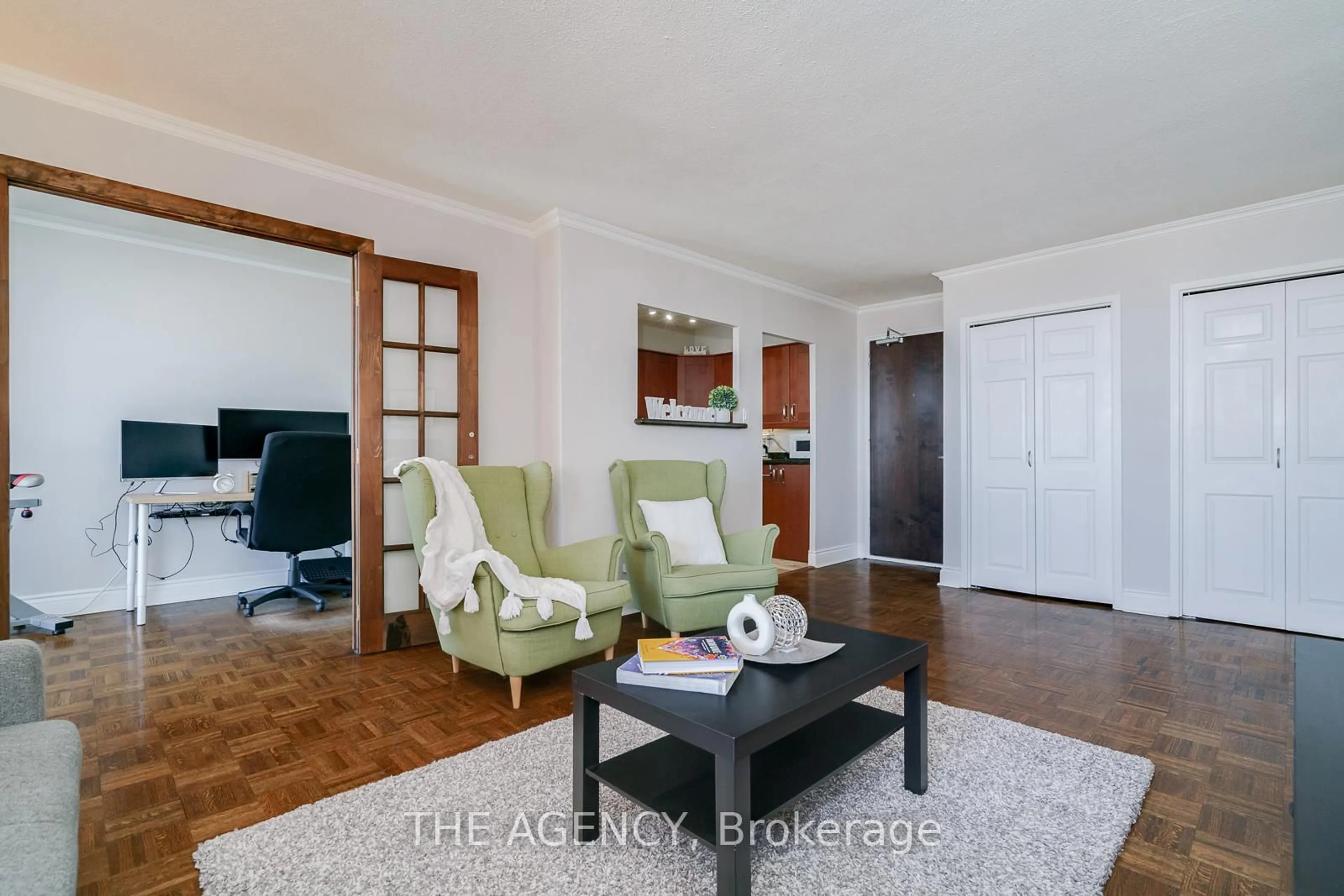 Living room with furniture, wood/laminate floor for 5949 Yonge St #1504, Toronto Ontario M2M 3V8