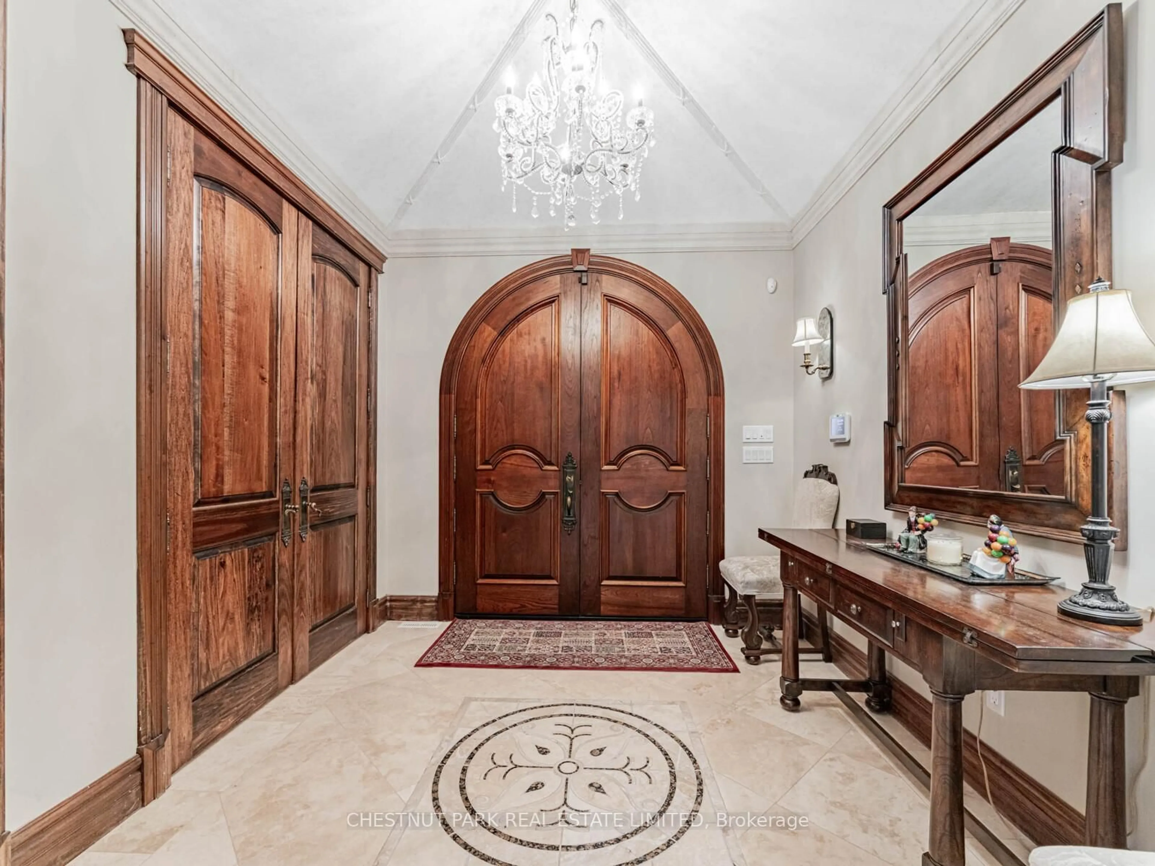 Indoor entryway for 45 Citation Dr, Toronto Ontario M2K 1S5